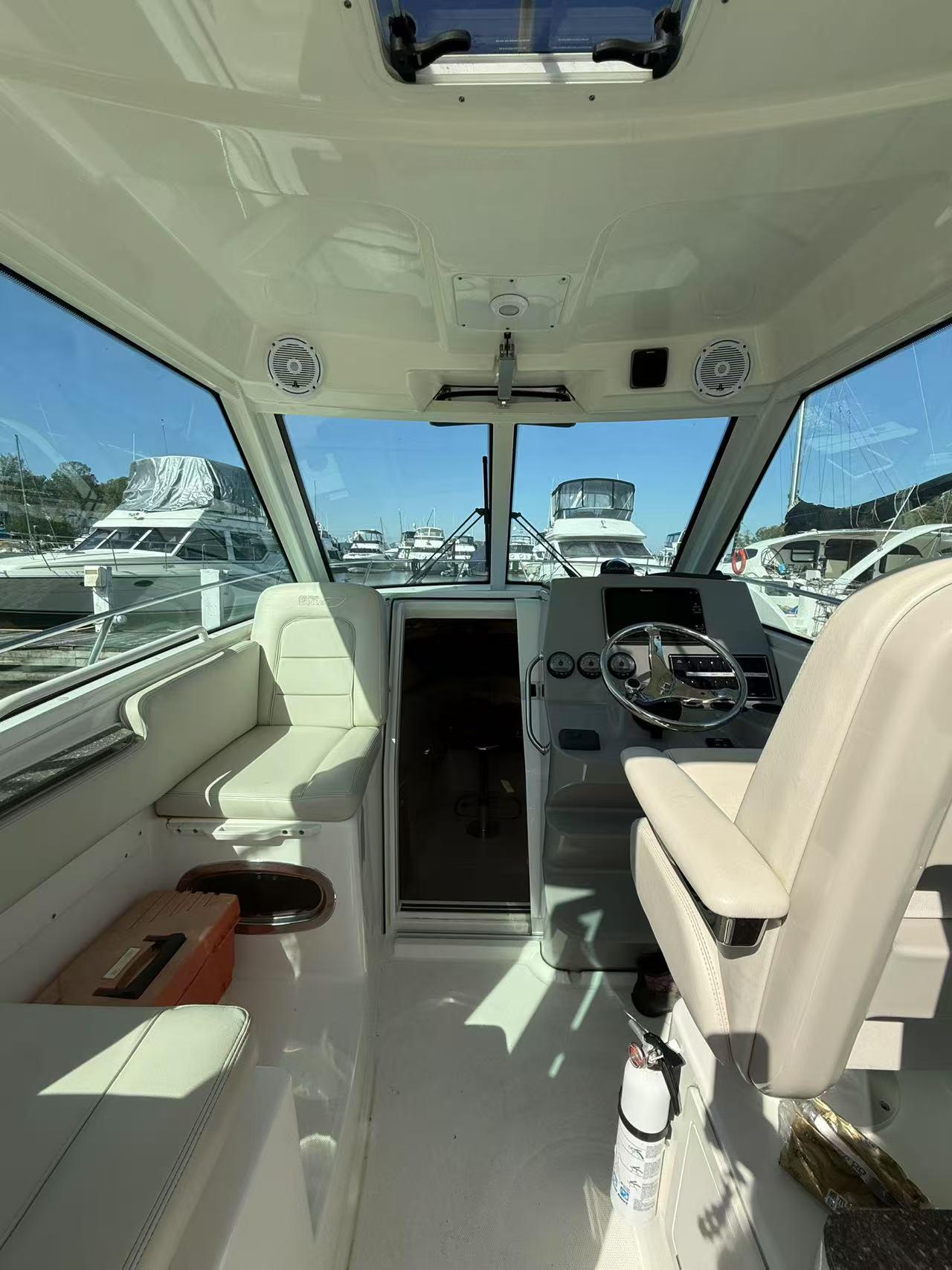 2016-boston-whaler-285-conquest-power-9792383-20250513095204123-1_XLARGE