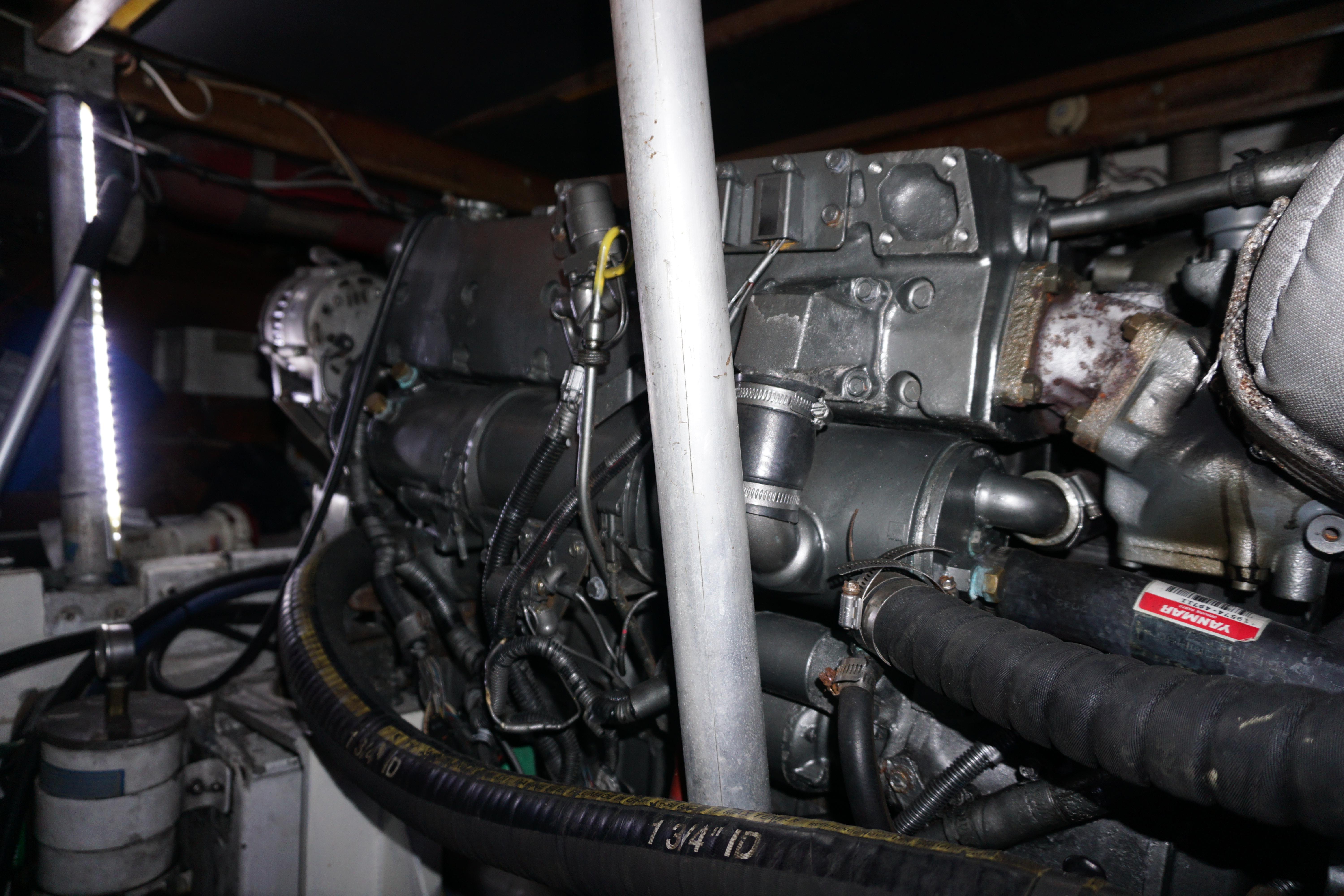 1987 37 Bertram 37 Convertible RIDGEBACK Engine Room