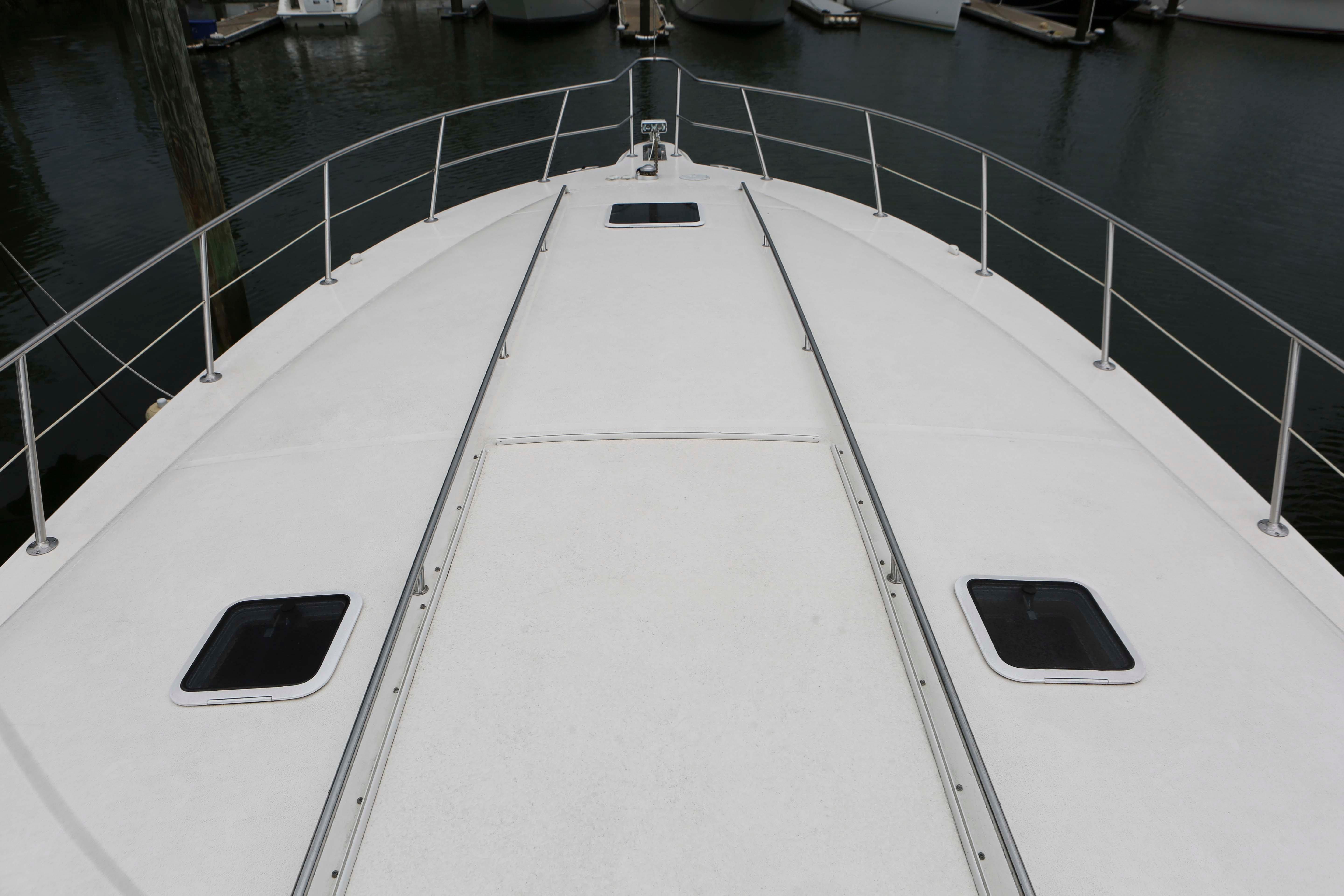 NY 10073 TL Knot 10 Yacht Sales