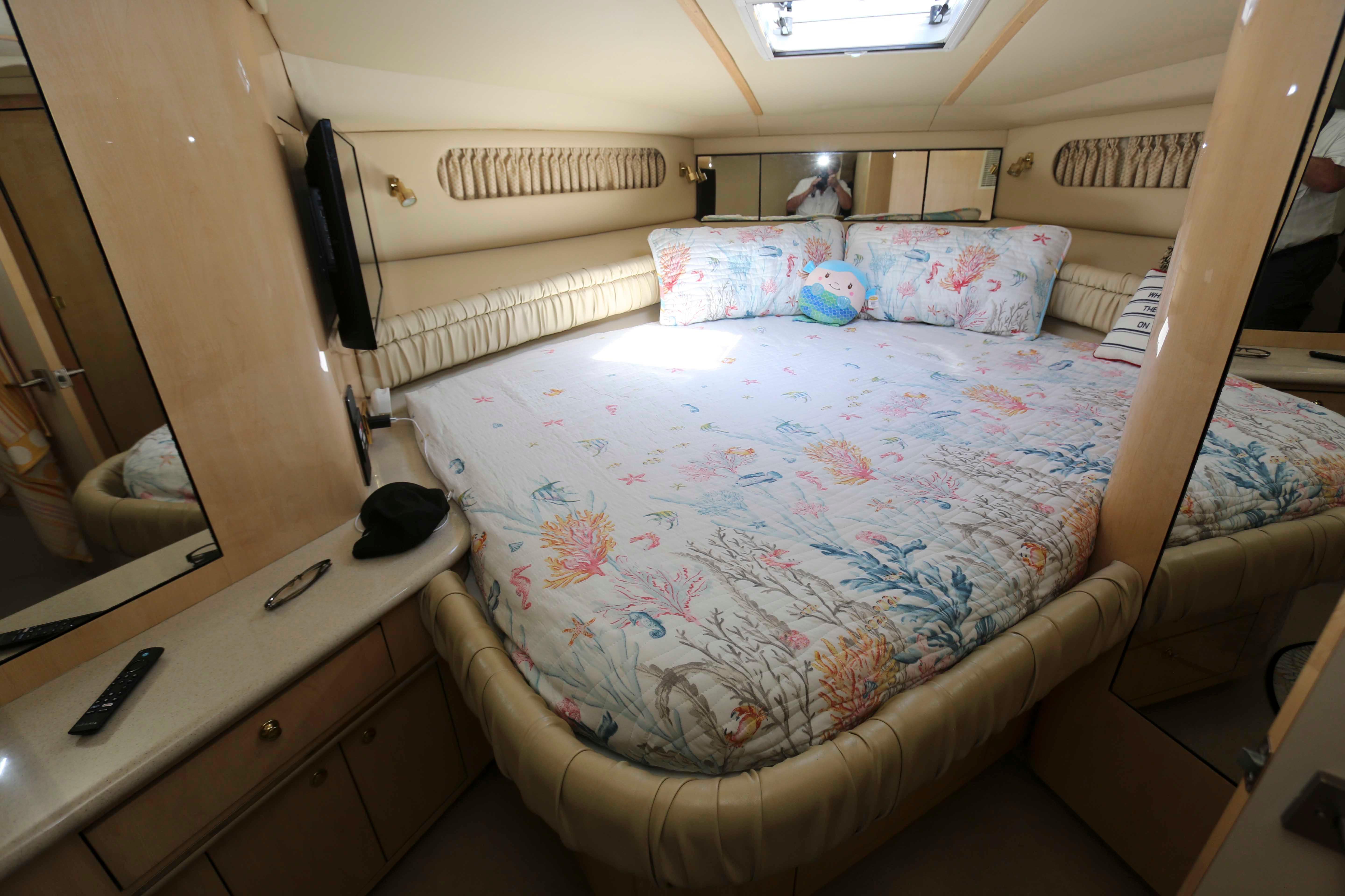 NY 10073 TL Knot 10 Yacht Sales