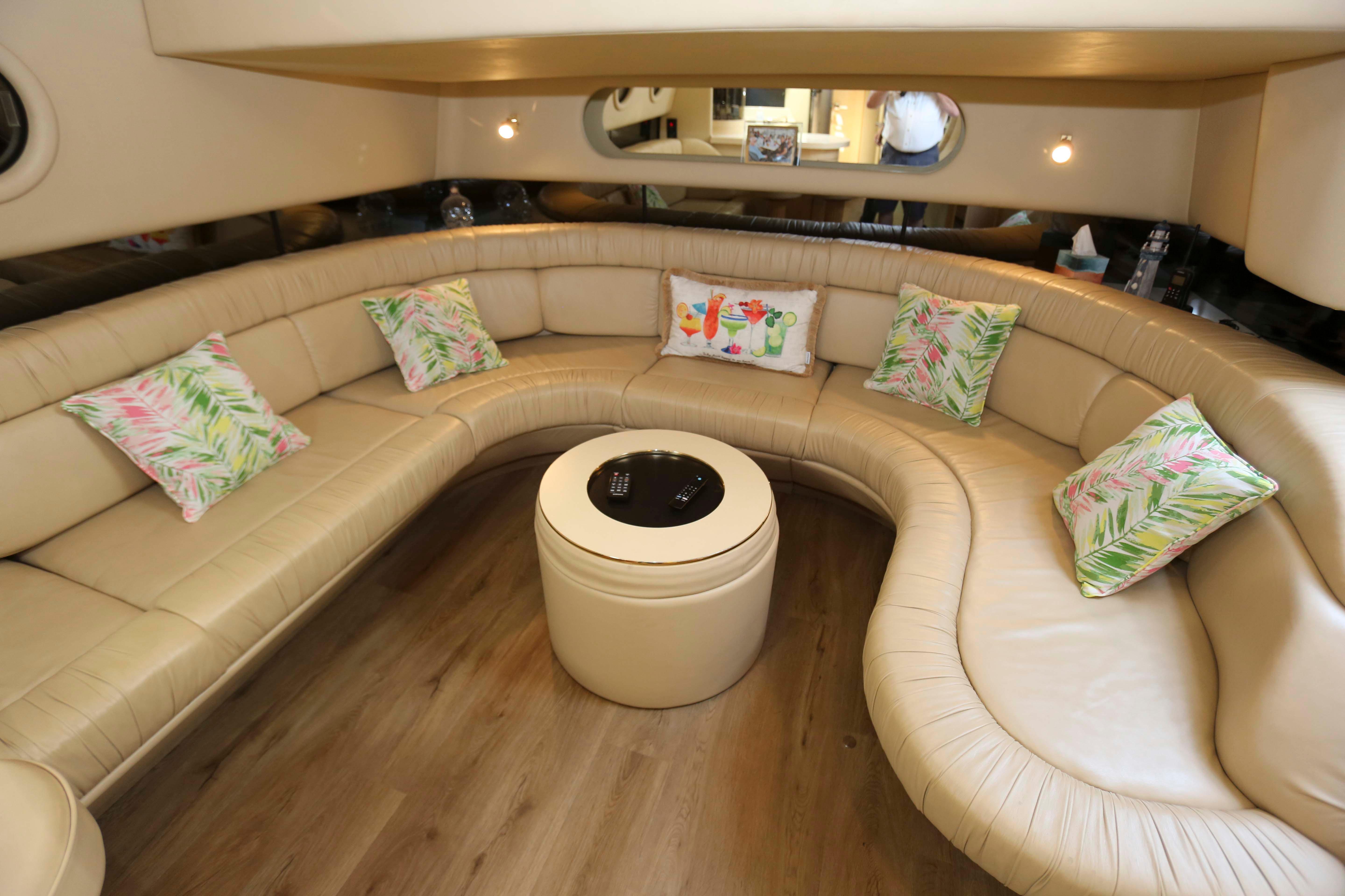 NY 10073 TL Knot 10 Yacht Sales