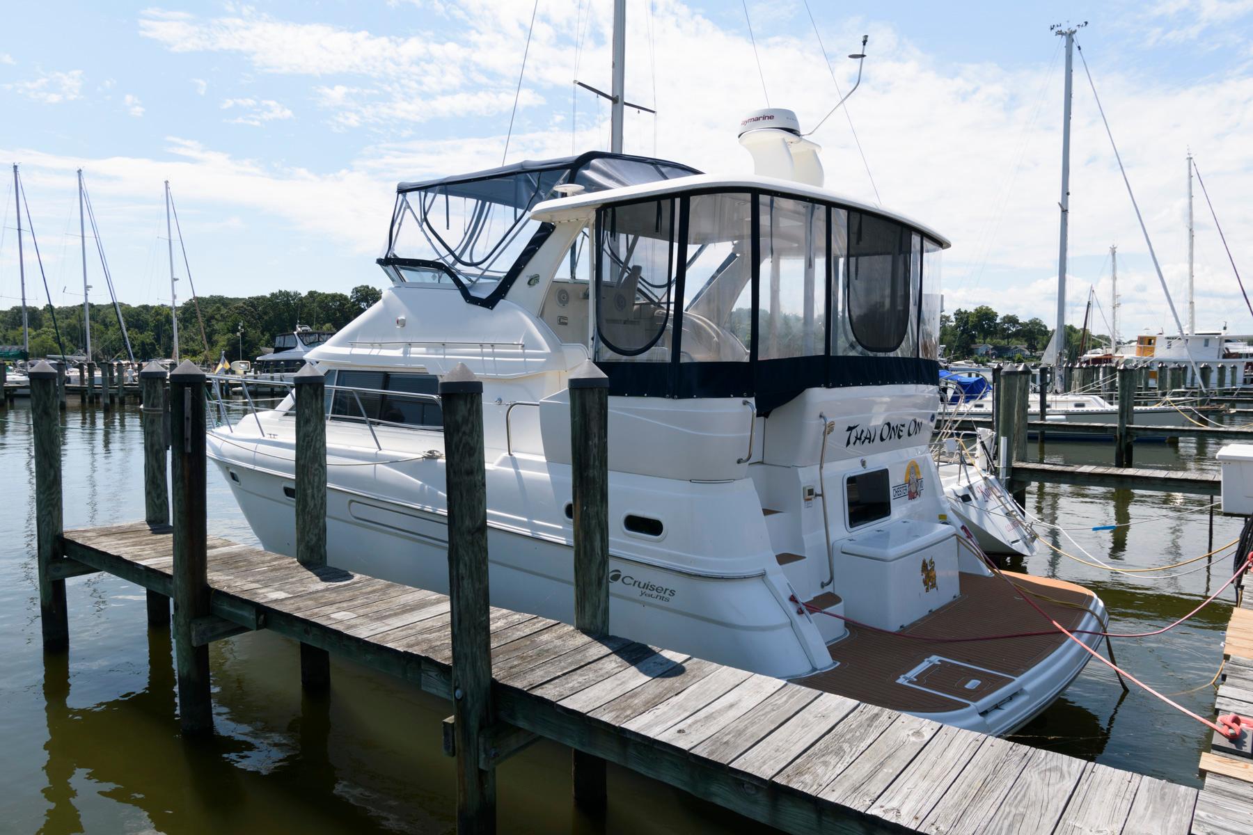 M 9138 CF Knot 10 Yacht Sales