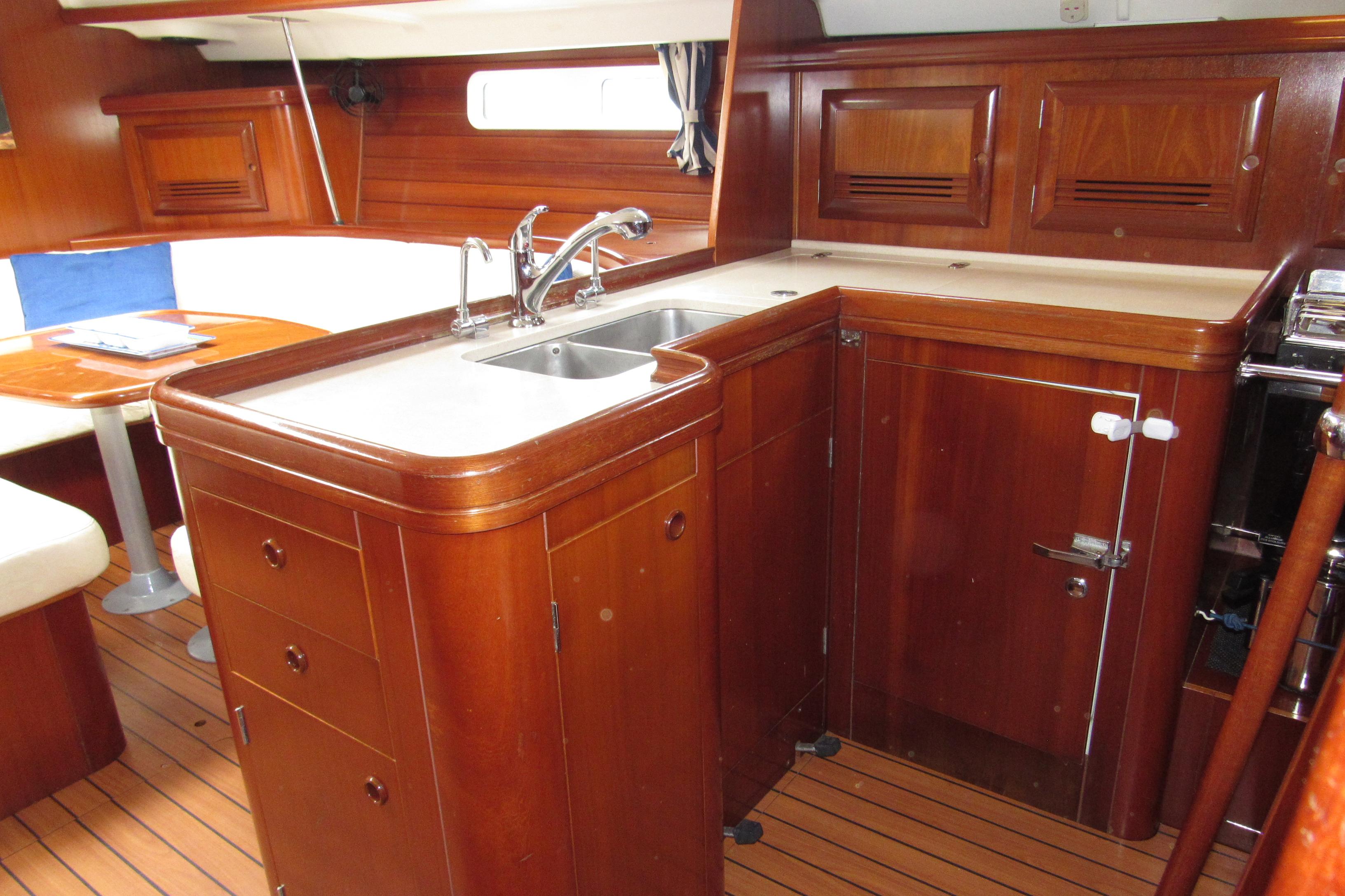 2002 Beneteau 473 3 cabin For Sale | YaZu Yachting | Deltaville