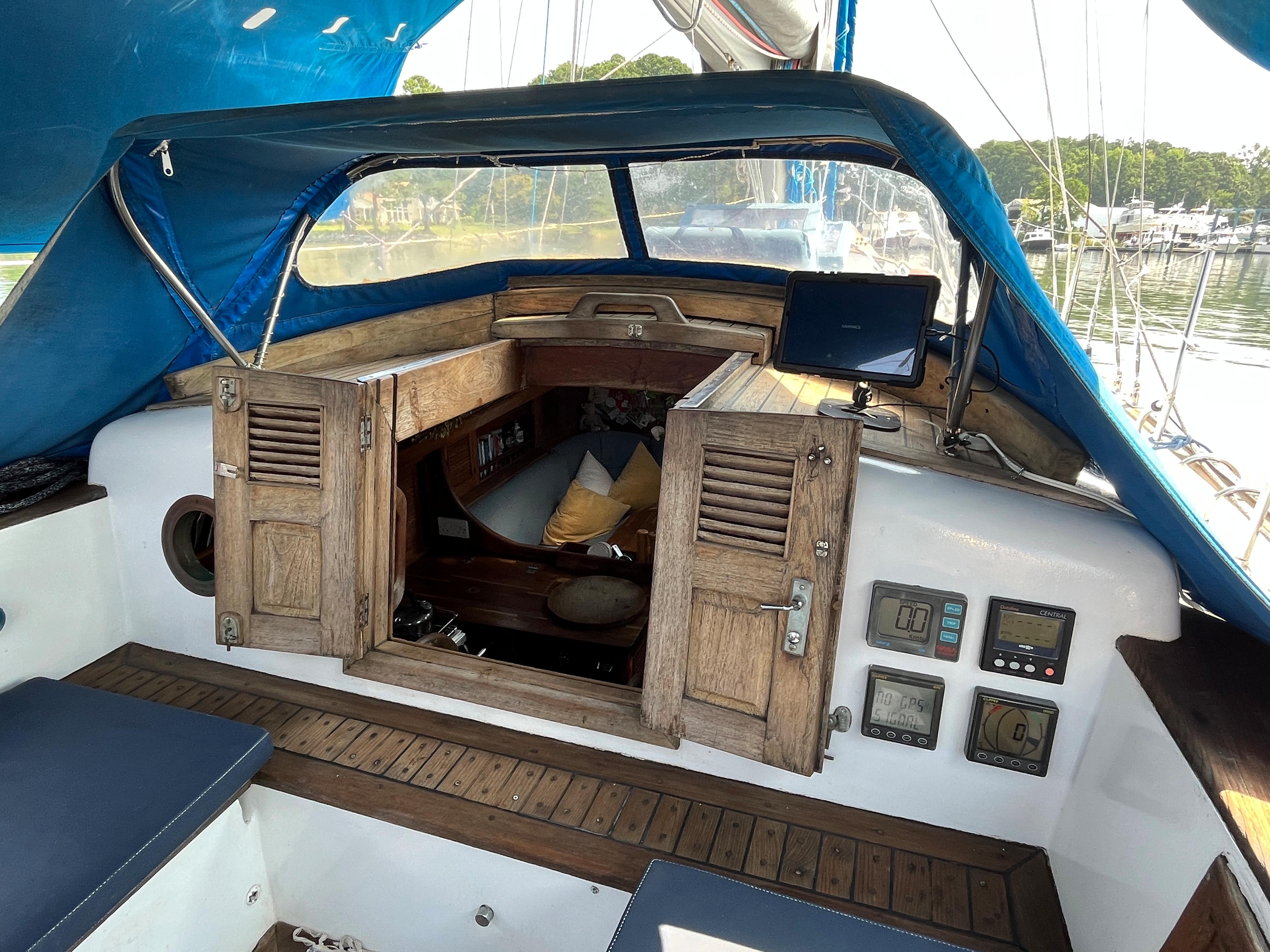 1982 Young Sun Westwind 35 For Sale | YaZu Yachting | Deltaville