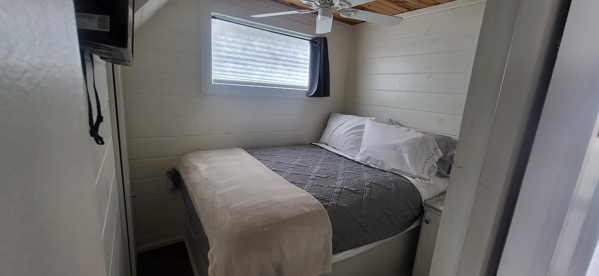 Destination Yachts-16x45 Condo Series 2020 -FL-US-Cozy bedroom in 2020 Destination Yachts 16x45 Condo Series houseboat.-9562403 | Thumbnail