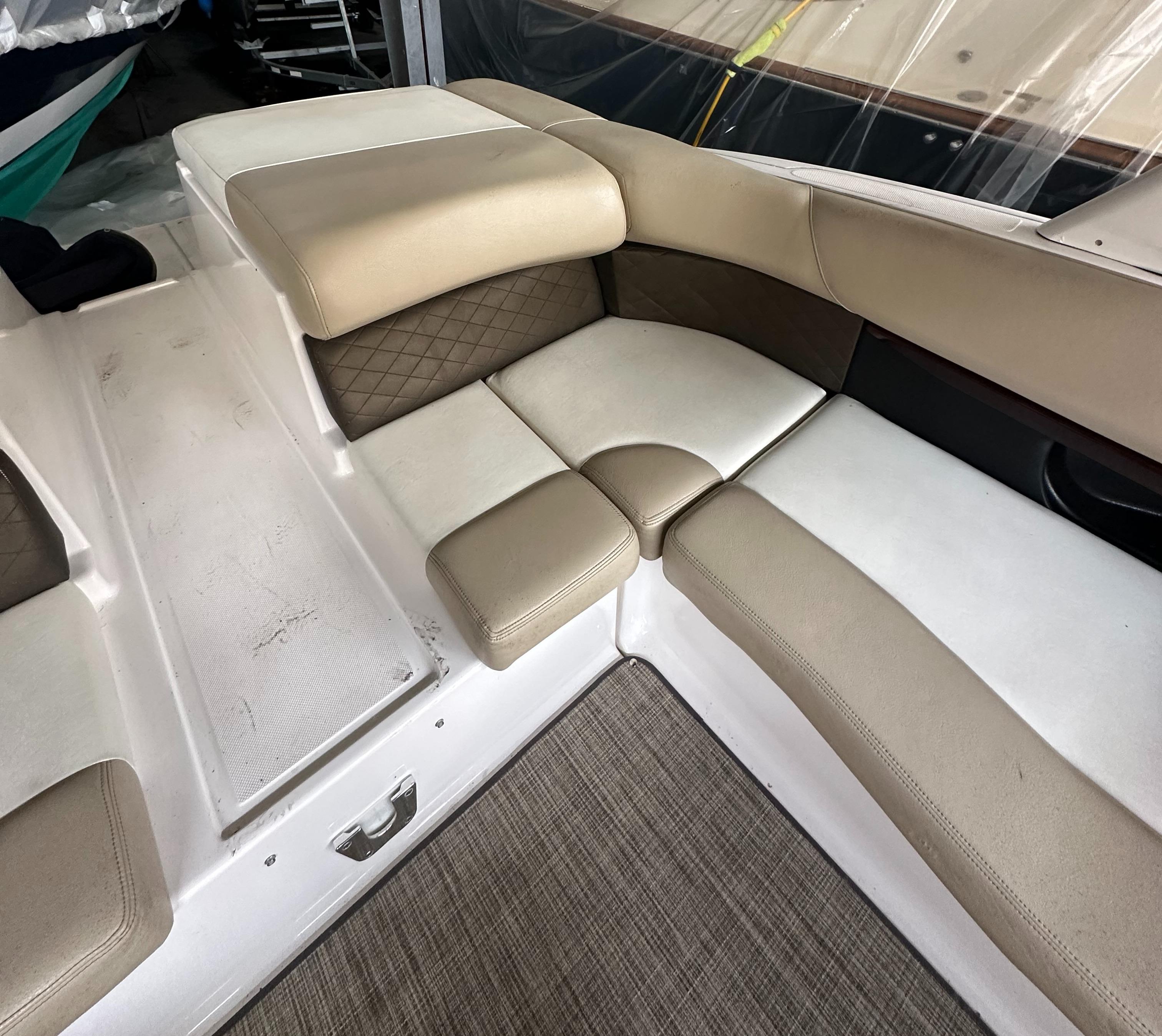 2012 Regal 2700 Bowrider-9