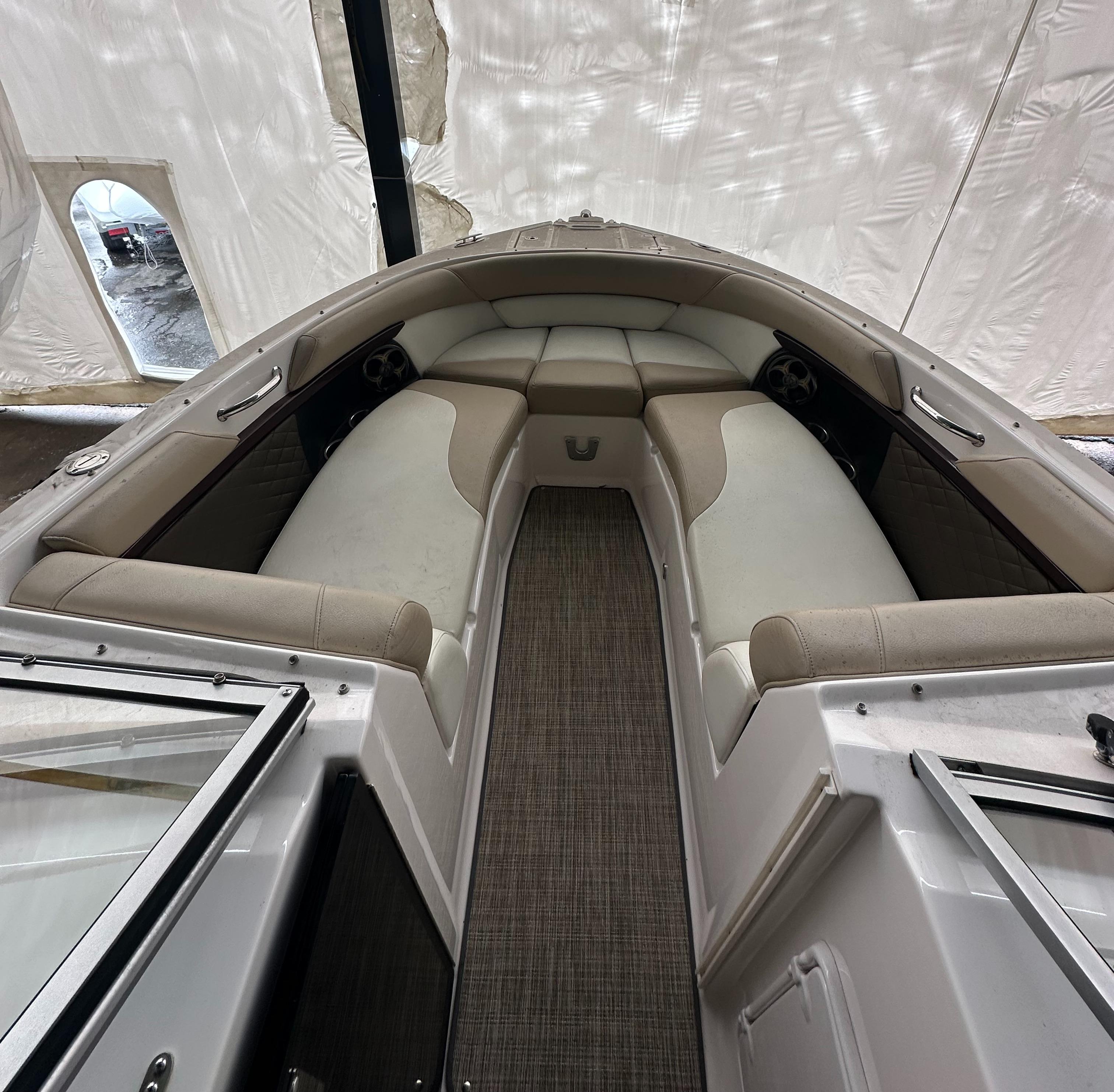 2012 Regal 2700 Bowrider-19