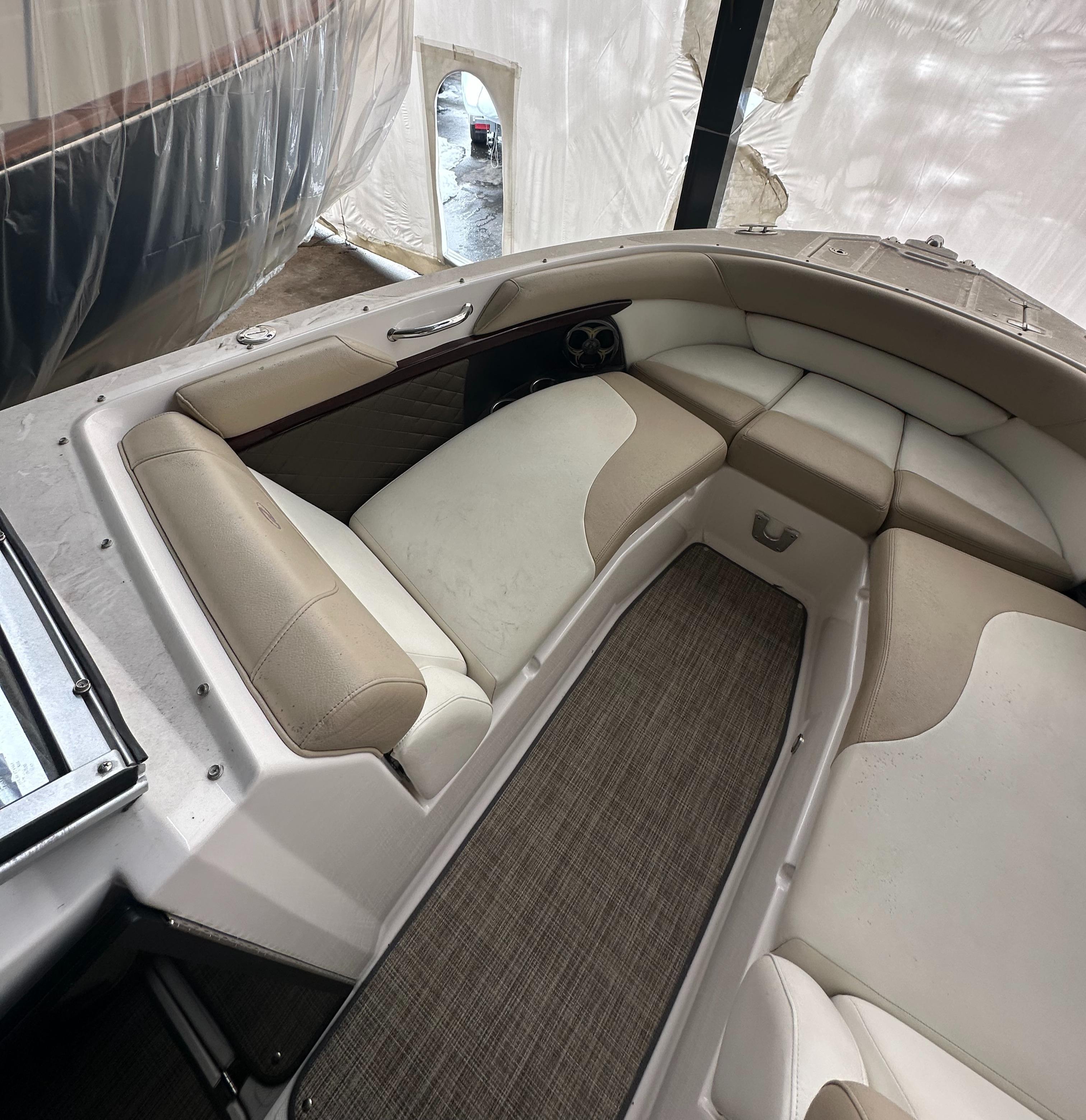 2012 Regal 2700 Bowrider-20