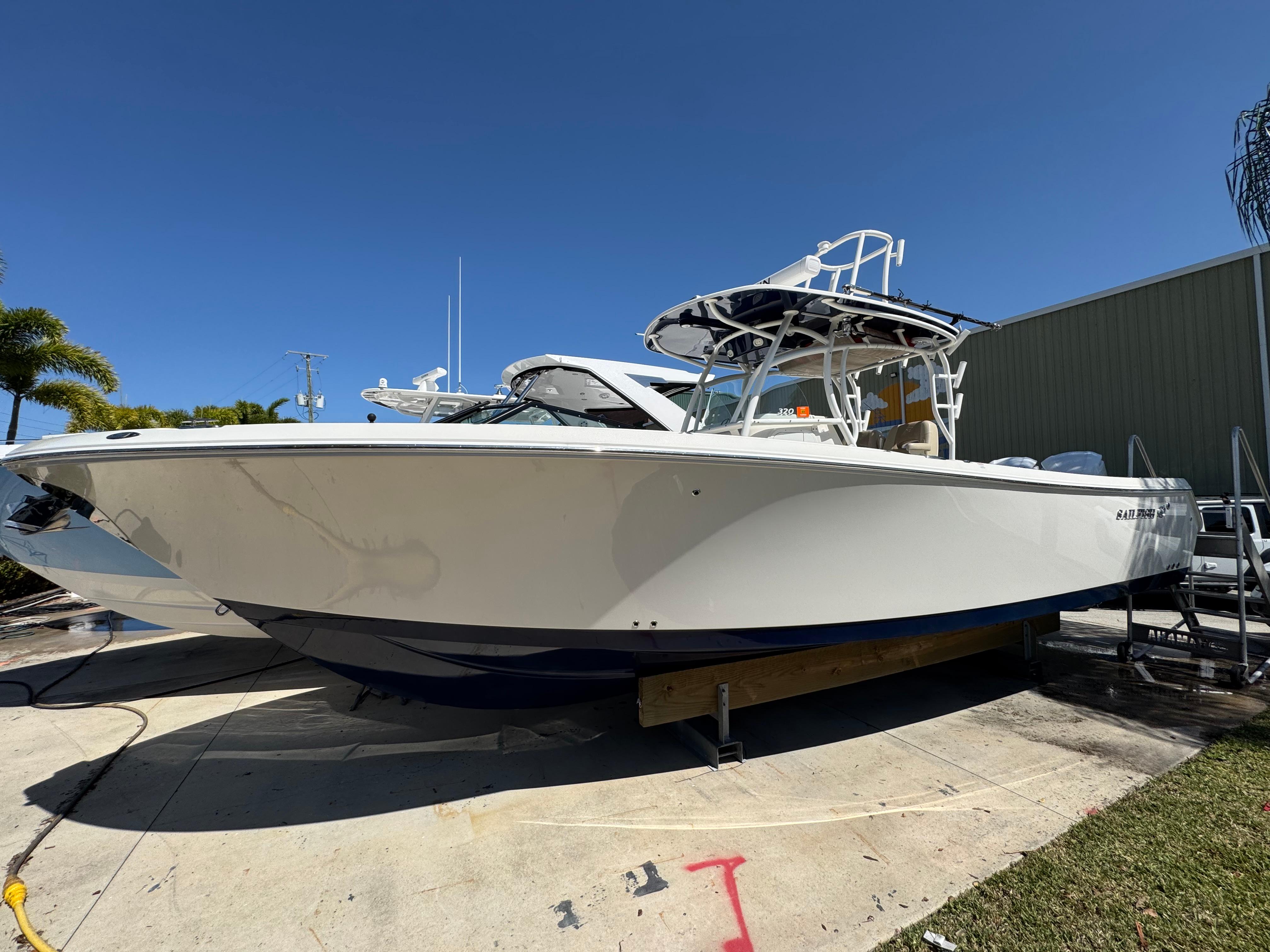 2019-sailfish-320-cc-power-9762438-20250417124251972-1_XLARGE