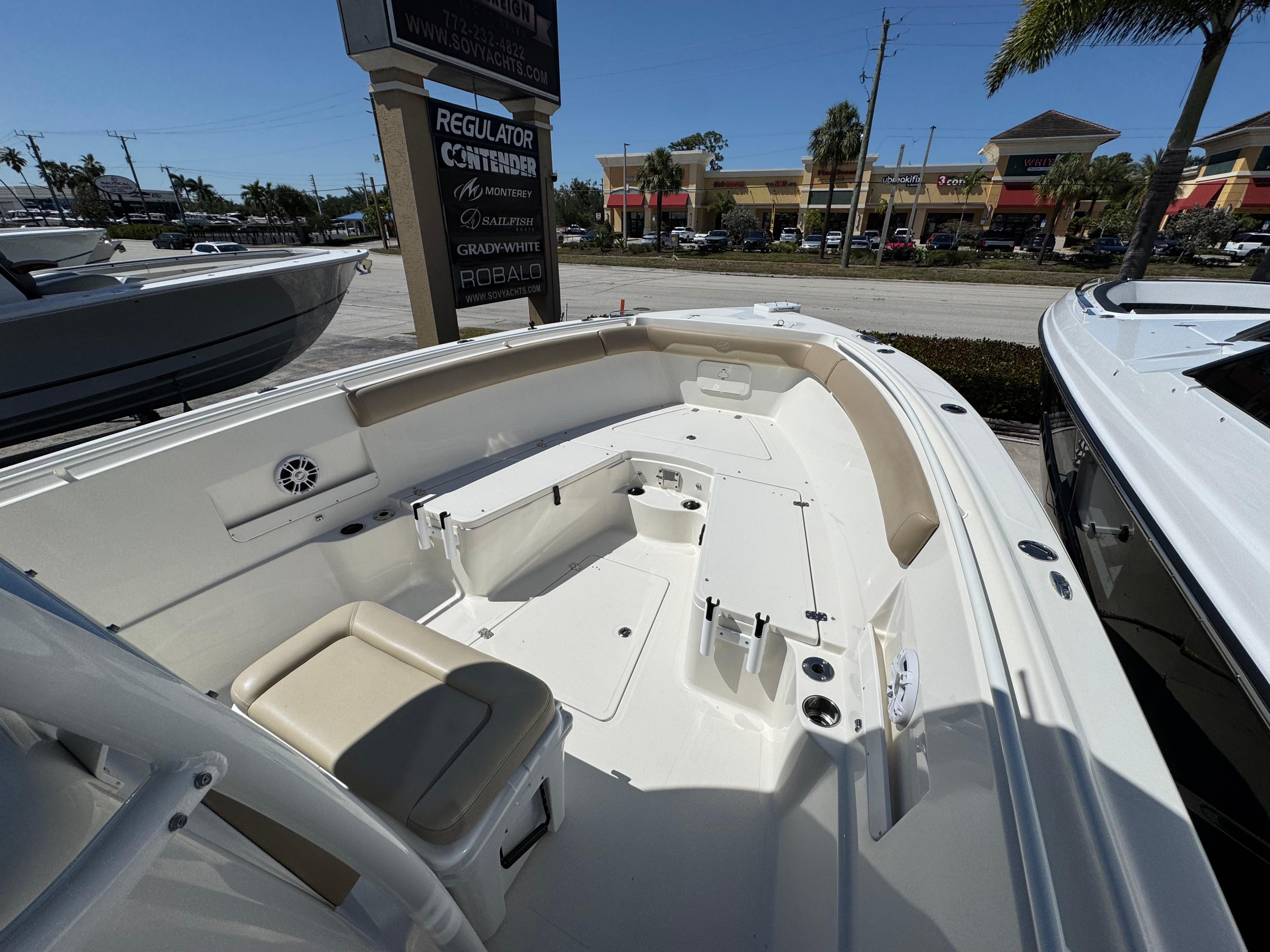 2019-sailfish-320-cc-power-9762438-20250417124304086-1_XLARGE