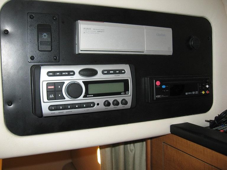 Clarion Radio