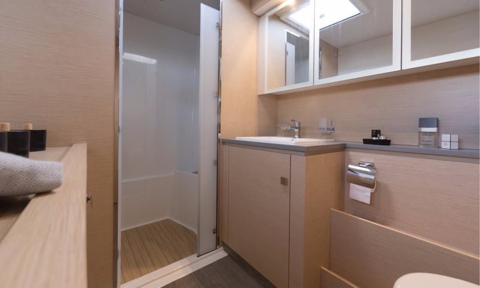 Fountaine Pajot MY 44 Heads