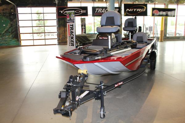 2022 Tracker Boats boat for sale, model of the boat is Bass Tracker Classic XL & Image # 2 of 51