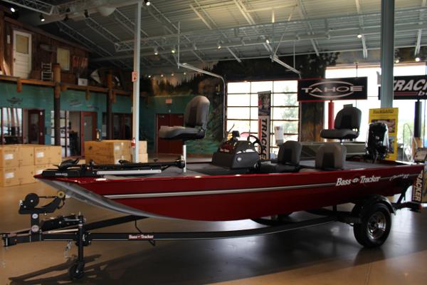 2022 Tracker Boats boat for sale, model of the boat is Bass Tracker Classic XL & Image # 1 of 51