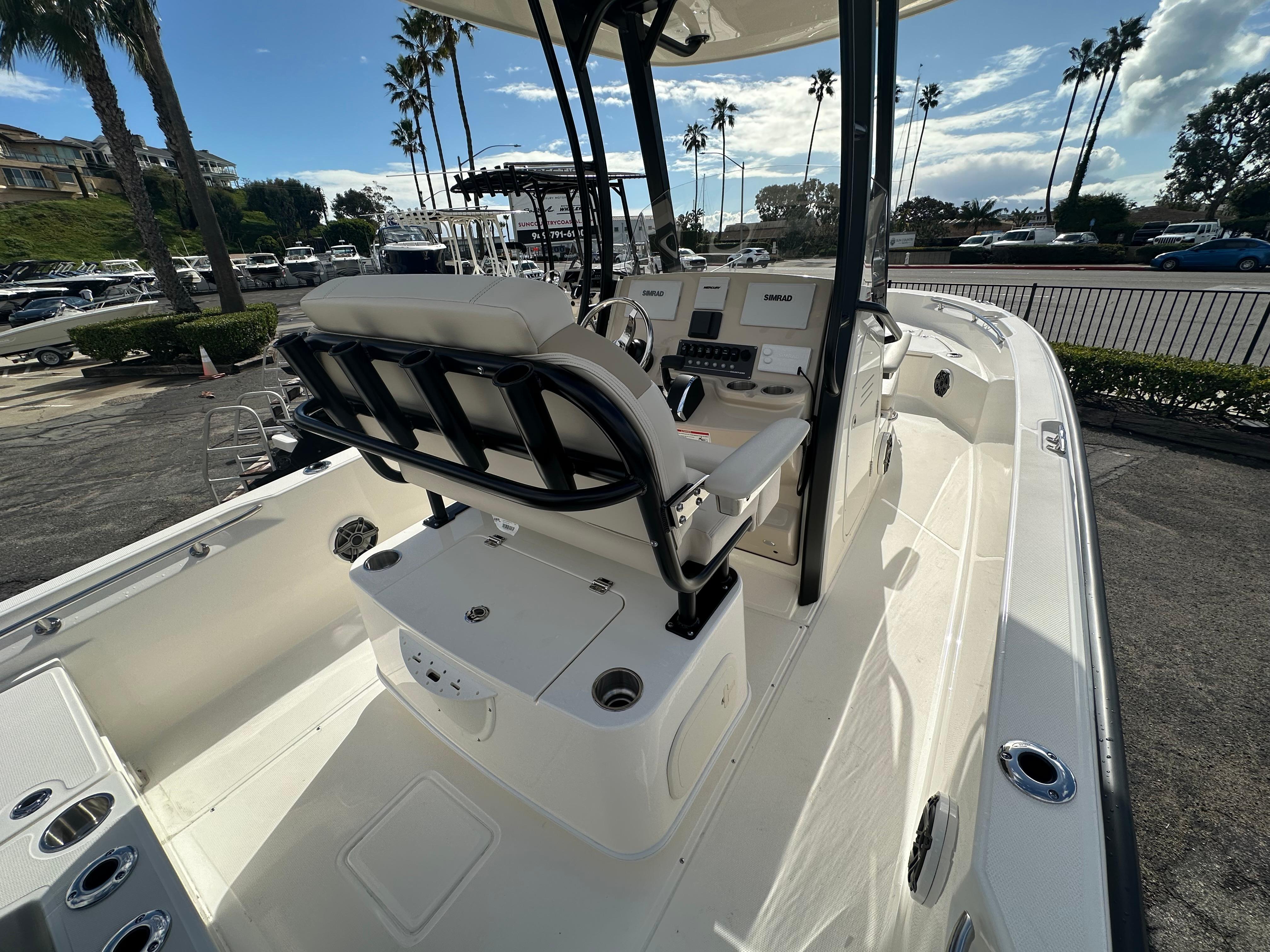 2024 Boston Whaler 220 Dauntless #BW1023K inventory image at Sun Country Marine Group, Newport Beach 2024 Boston Whaler 220 Dauntless #BW1023K inventory image at Sun Country Marine Group, Newport Beach
