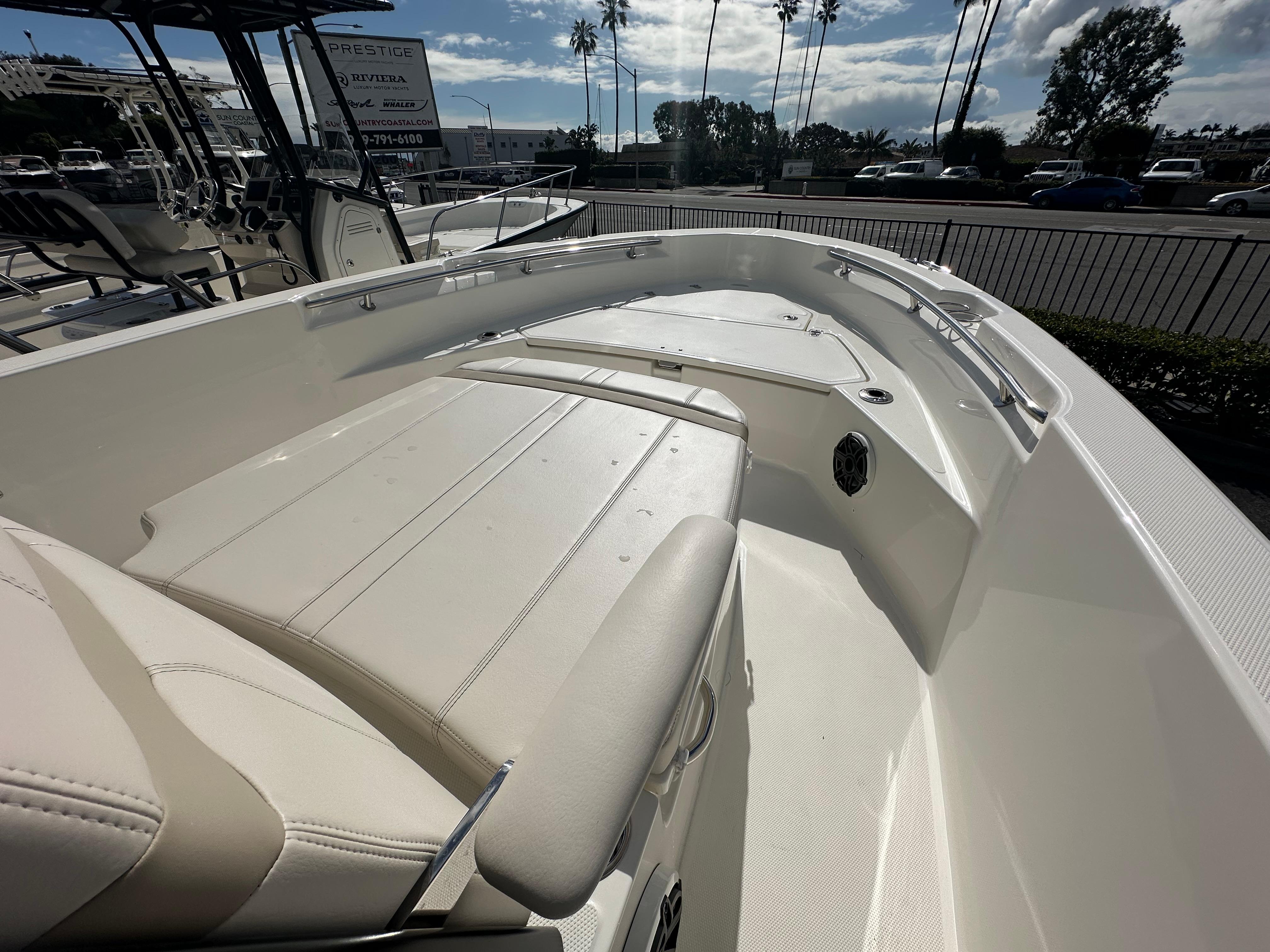 2024 Boston Whaler 220 Dauntless #BW1023K inventory image at Sun Country Marine Group, Newport Beach 2024 Boston Whaler 220 Dauntless #BW1023K inventory image at Sun Country Marine Group, Newport Beach