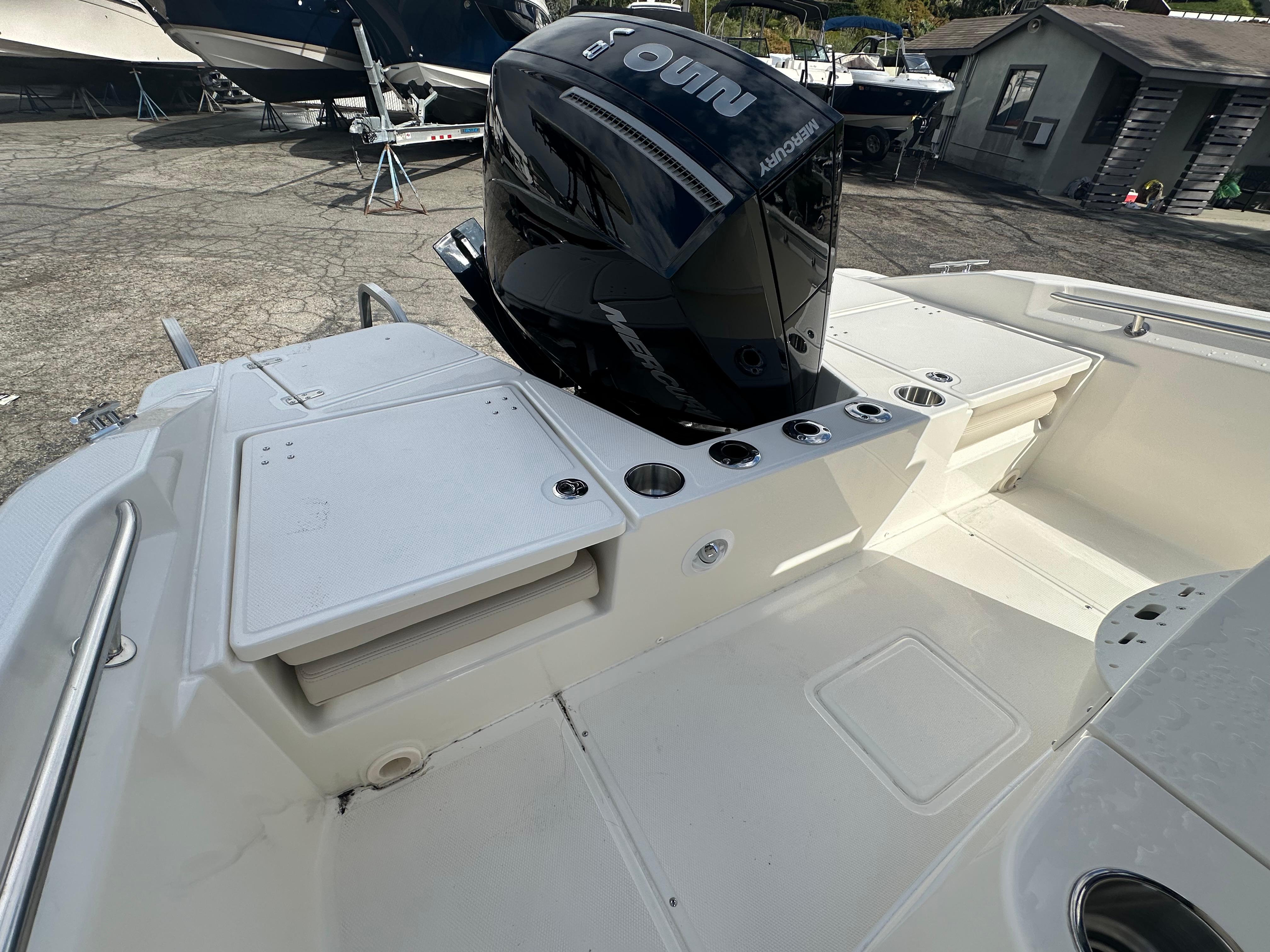2024 Boston Whaler 220 Dauntless #BW1023K inventory image at Sun Country Marine Group, Newport Beach 2024 Boston Whaler 220 Dauntless #BW1023K inventory image at Sun Country Marine Group, Newport Beach
