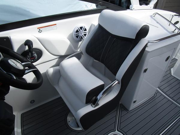 2021 Monterey boat for sale, model of the boat is M6 & Image # 20 of 37
