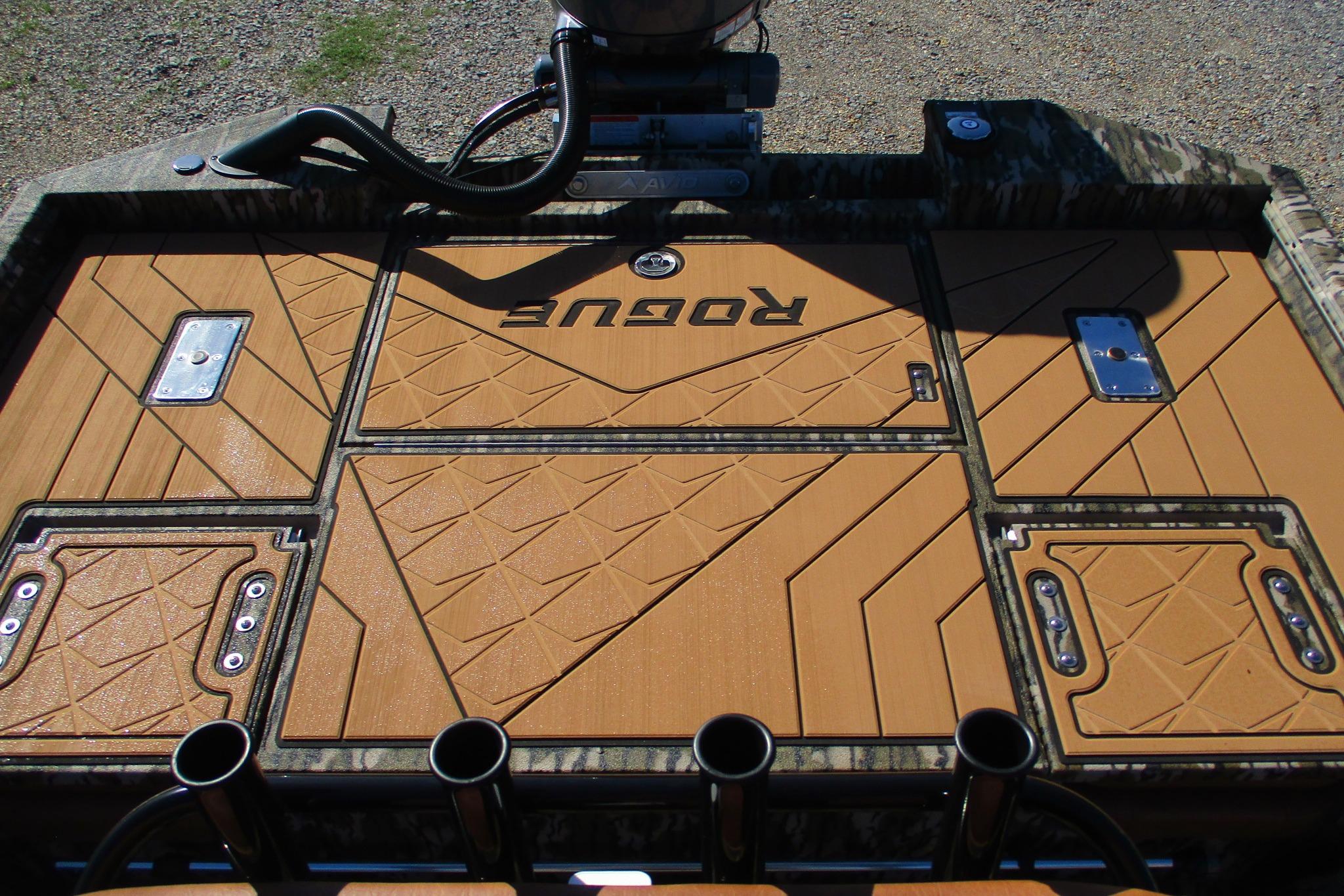 2026 Avid 22 Rogue CC-12