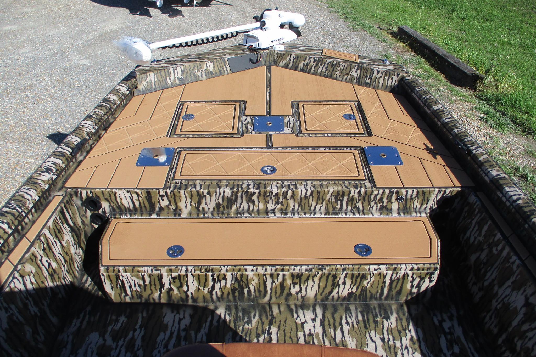 2026 Avid 22 Rogue CC-6