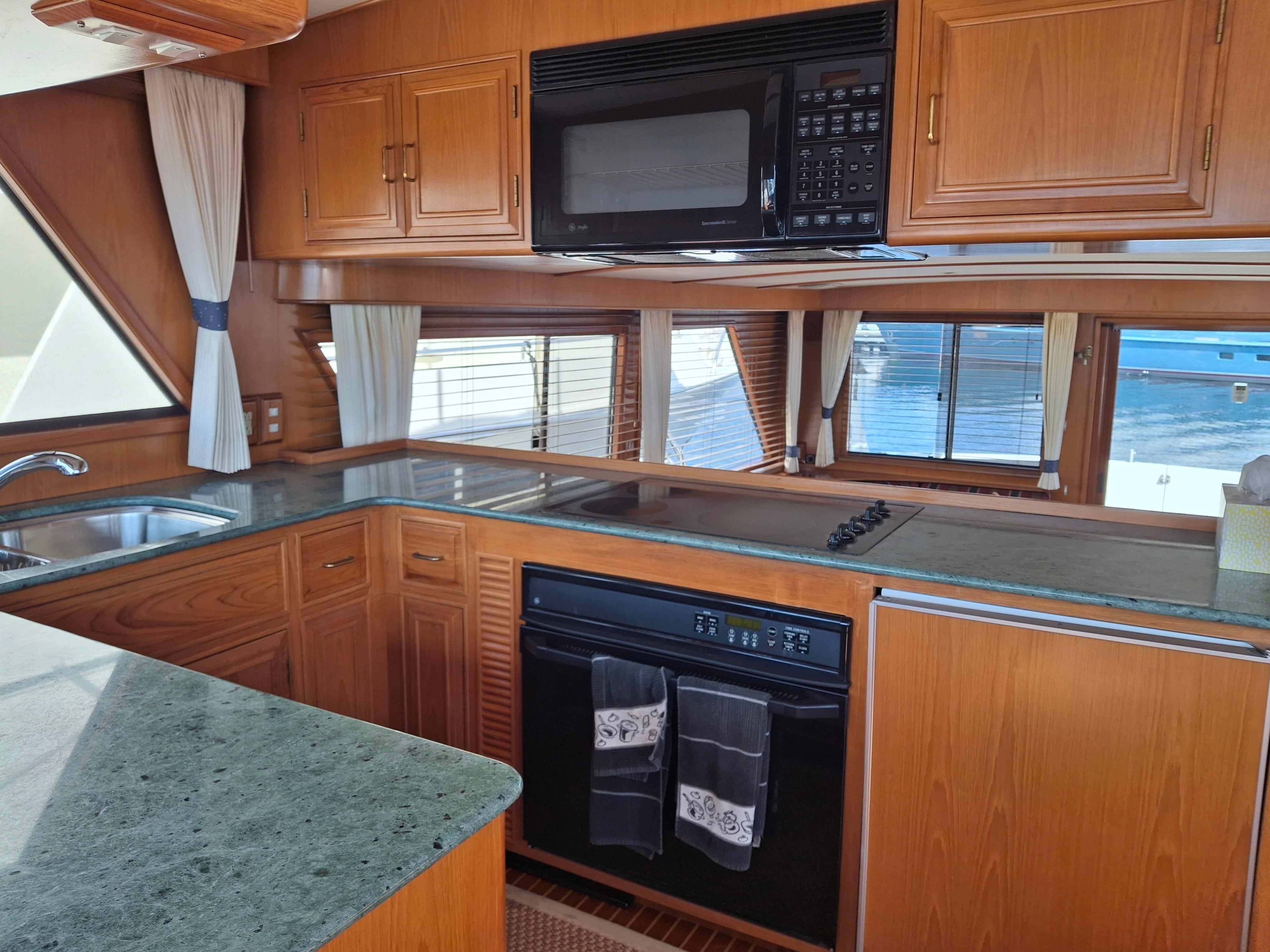 1998 Ocean Alexander 548 Pilothouse #TBRG54914LLC inventory image at Sun Country Yachts, South Lake Union (Seattle) 1998 Ocean Alexander 548 Pilothouse #TBRG54914LLC inventory image at Sun Country Yachts, South Lake Union (Seattle)