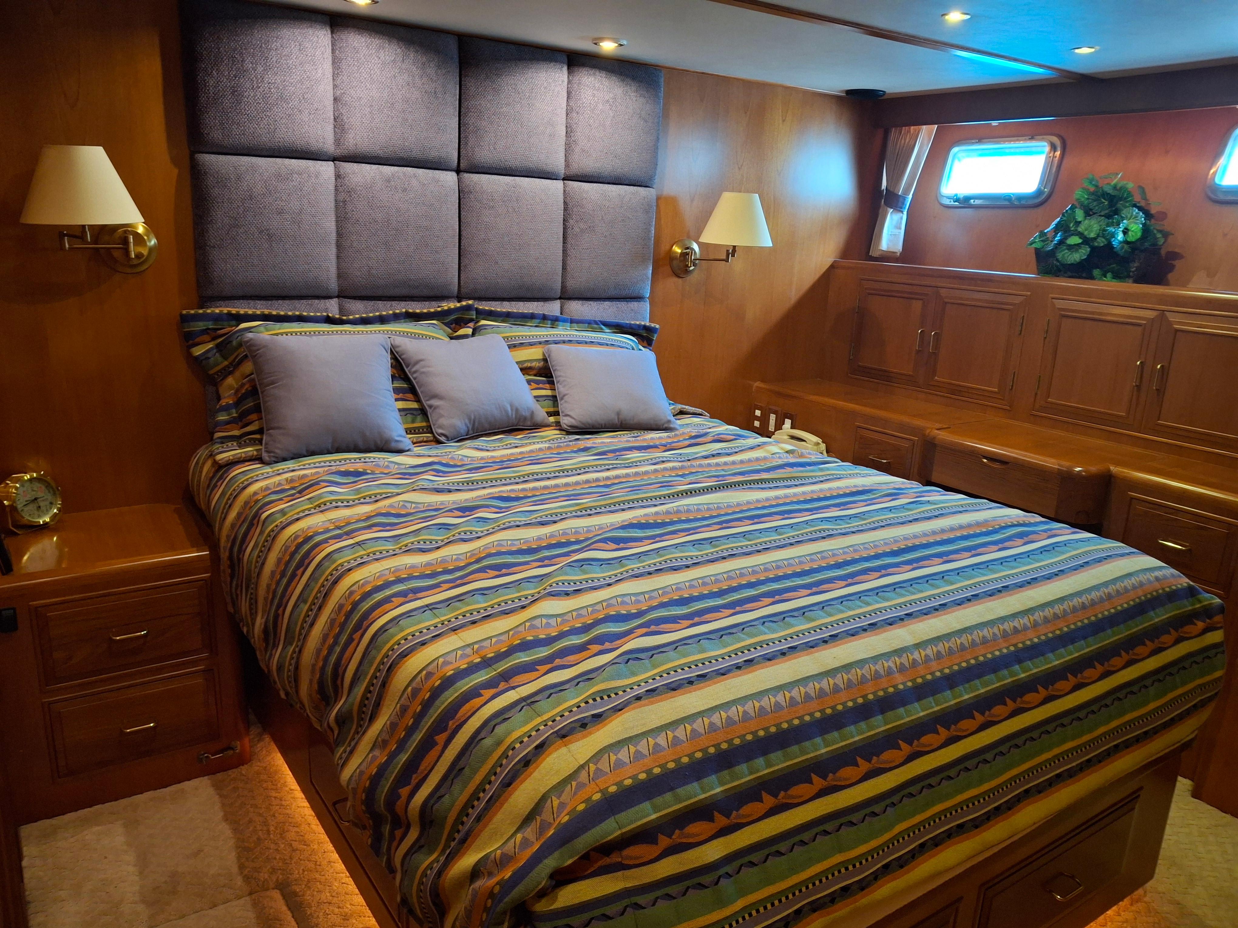 1998 Ocean Alexander 548 Pilothouse #TBRG54914LLC inventory image at Sun Country Yachts, South Lake Union (Seattle) 1998 Ocean Alexander 548 Pilothouse #TBRG54914LLC inventory image at Sun Country Yachts, South Lake Union (Seattle)