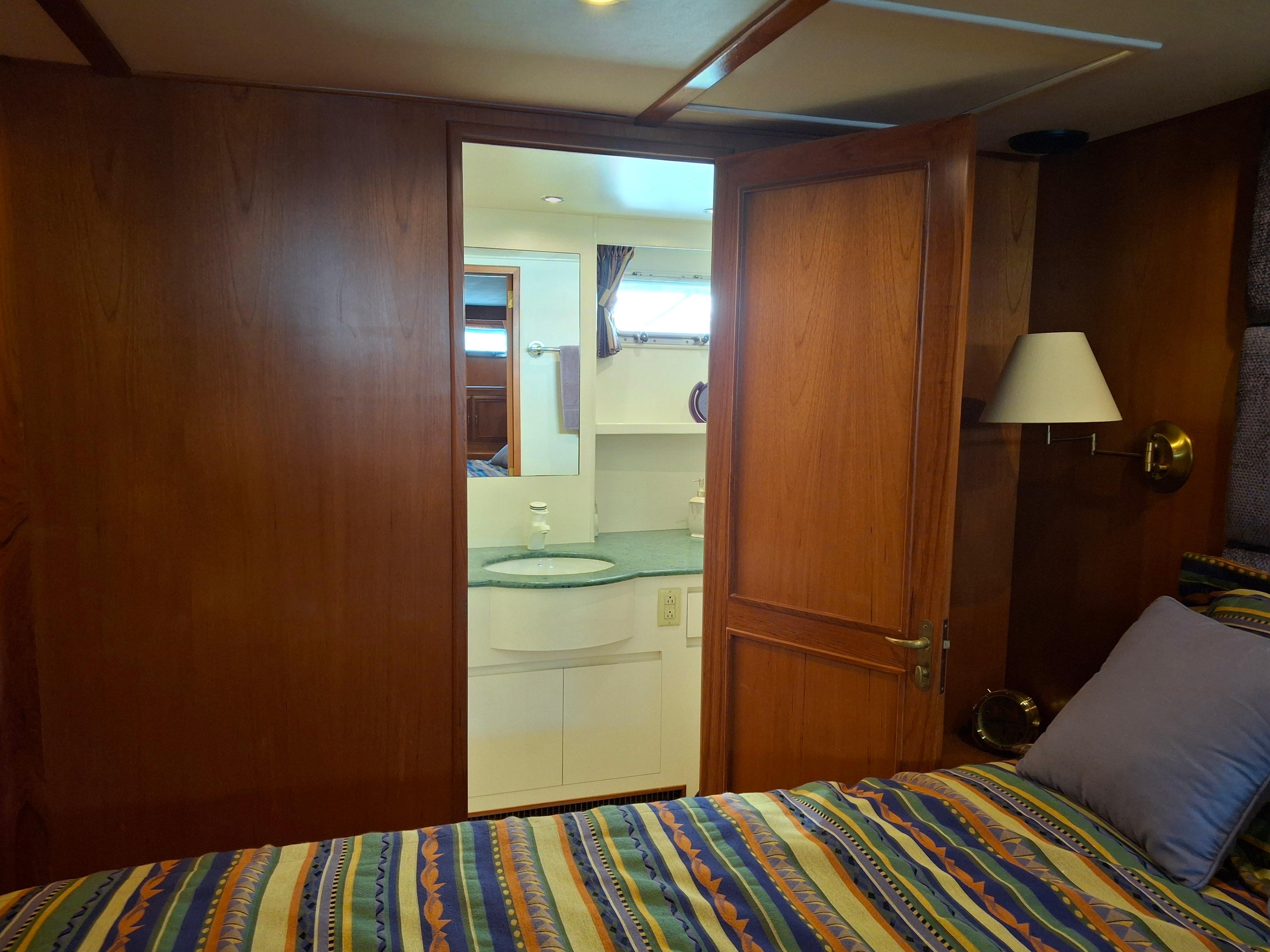 1998 Ocean Alexander 548 Pilothouse #TBRG54914LLC inventory image at Sun Country Yachts, South Lake Union (Seattle) 1998 Ocean Alexander 548 Pilothouse #TBRG54914LLC inventory image at Sun Country Yachts, South Lake Union (Seattle)