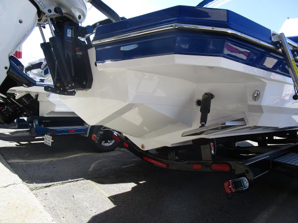 2021 Monterey boat for sale, model of the boat is M65 & Image # 8 of 21