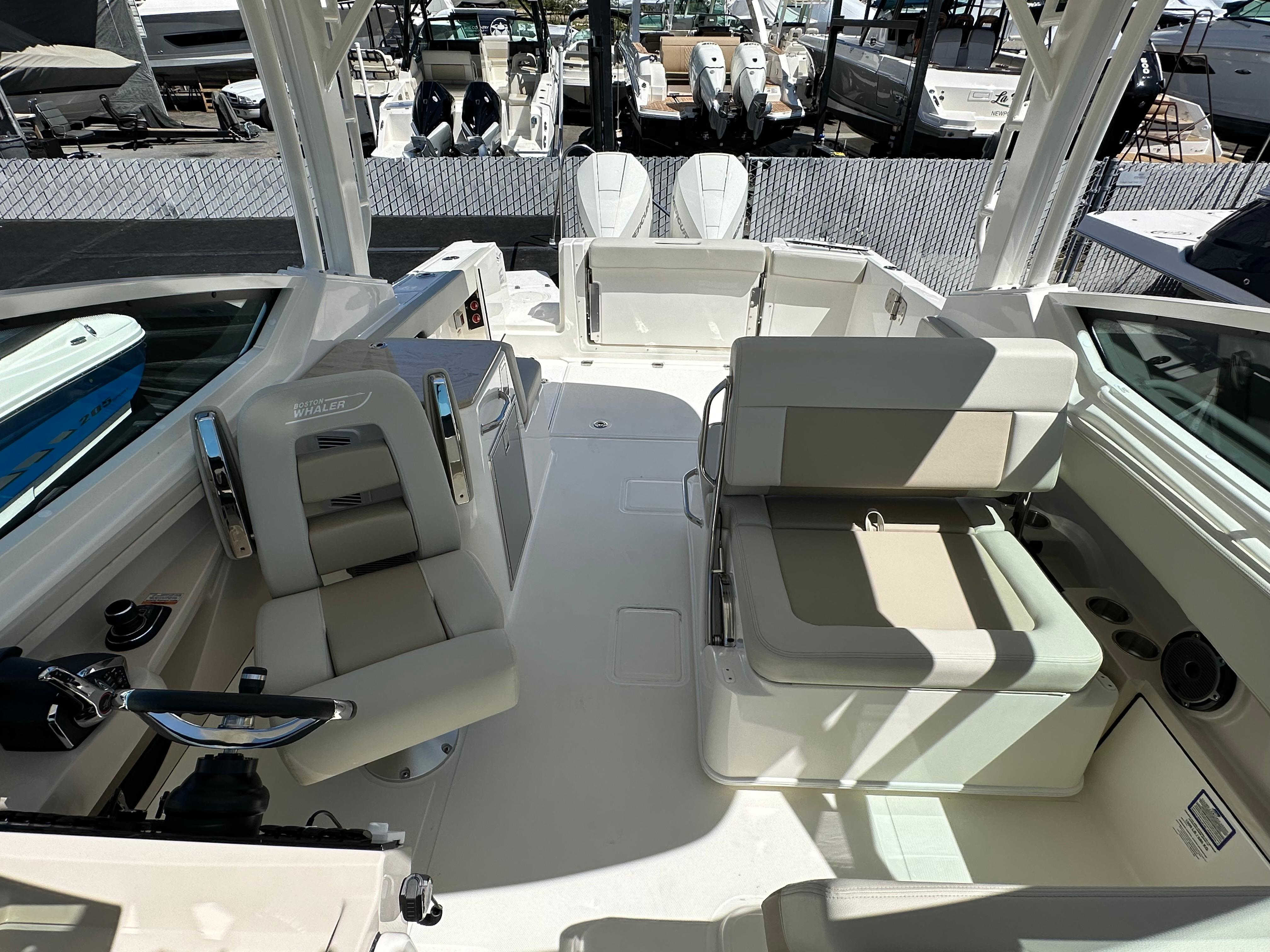 2024 Boston Whaler 280 Vantage #TBJM0407LLC inventory image at Sun Country Marine Group, Newport Beach
