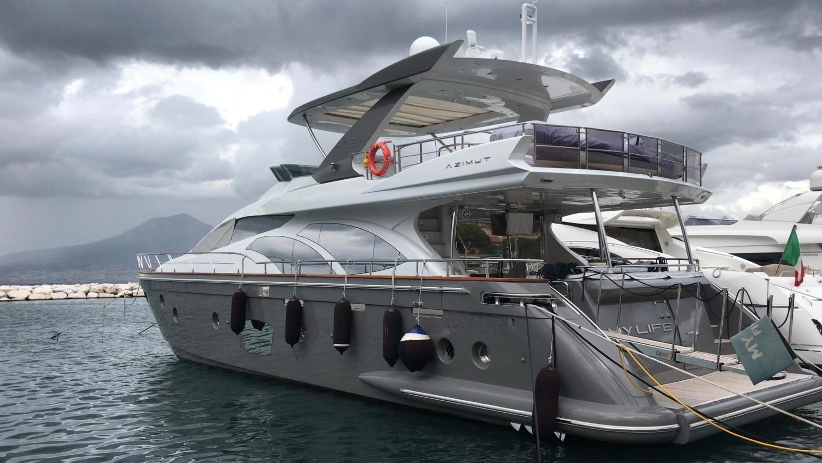 75 foot azimut yacht