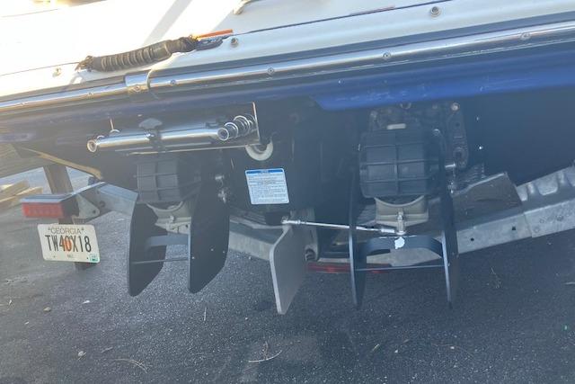 2016 Yamaha Boats AR240 rear view showing dual jet propulsion system.