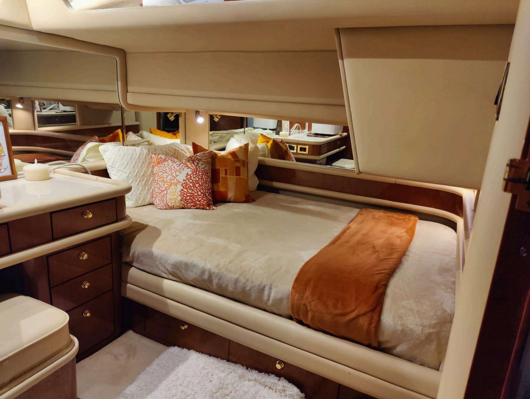 Sea Ray-560 Sedan Bridge 1999-Wade N Winda FL-US-Luxurious 1999 Sea Ray 560 Sedan Bridge cabin with cozy bed and elegant decor.-9842472 | Thumbnail