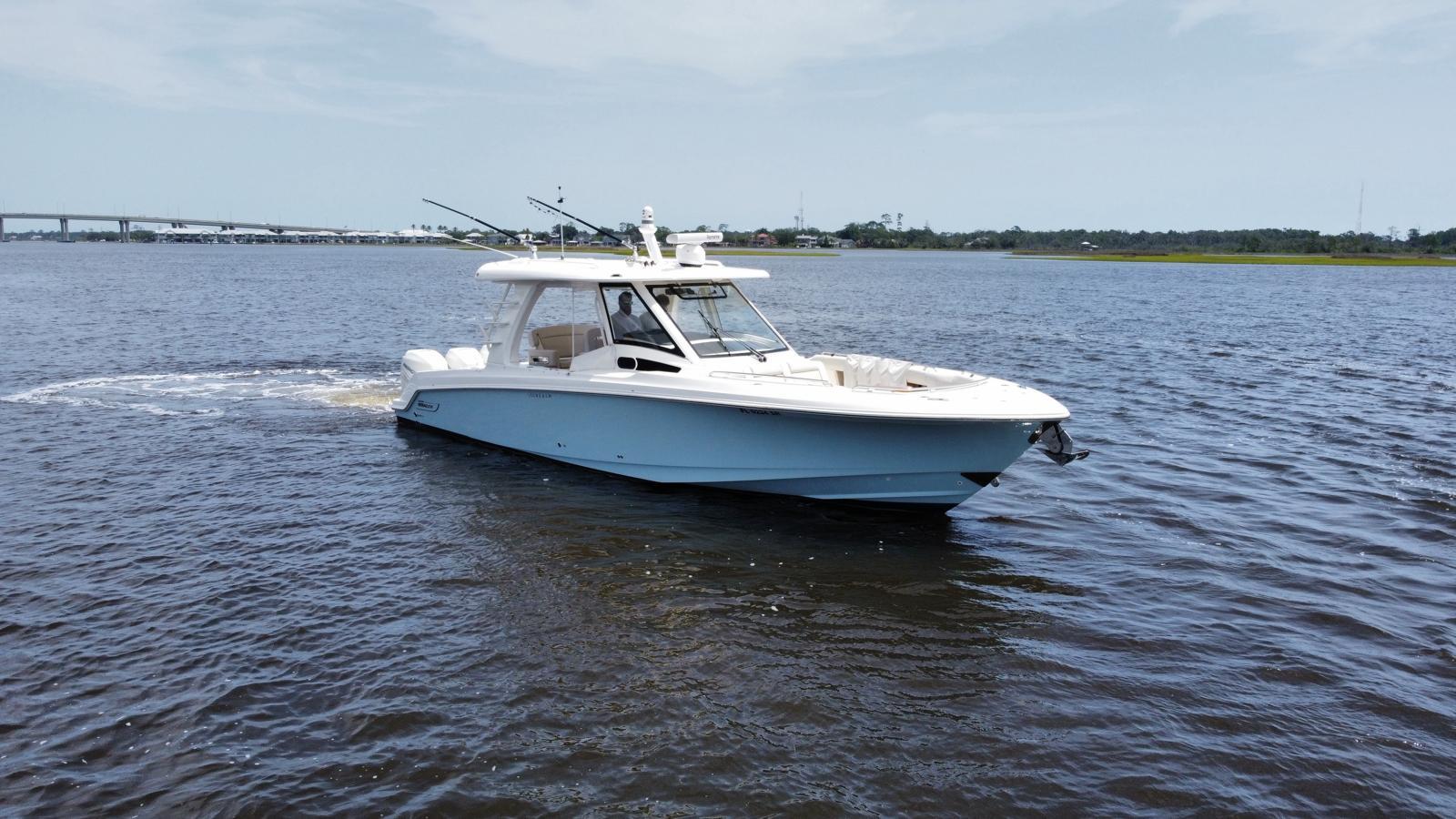 2020 Boston Whaler 350 realm