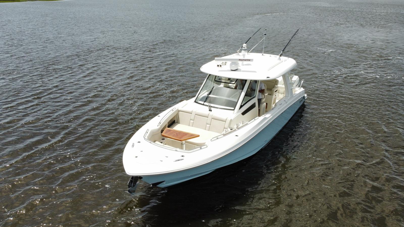 2020 Boston Whaler 350 realm