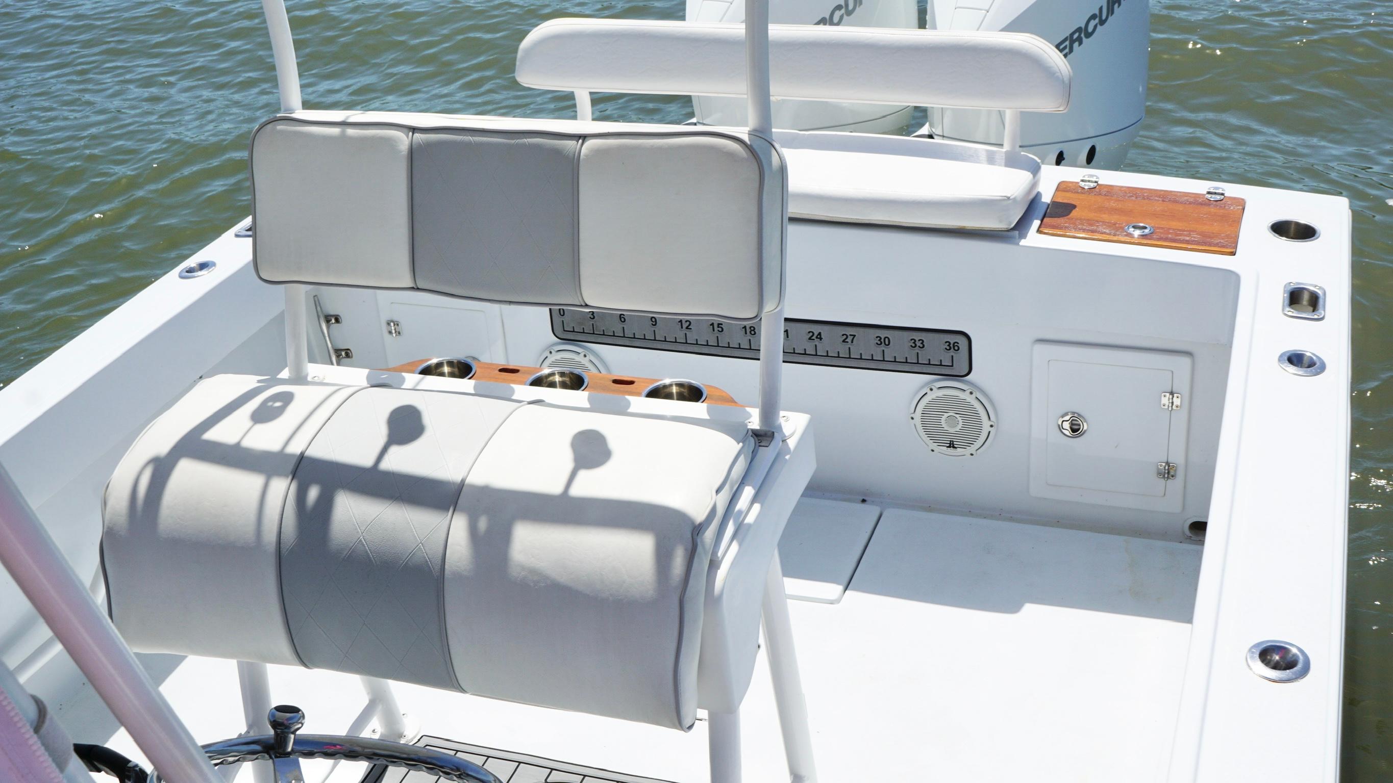 2000 Regulator 26 Classic - Image 15