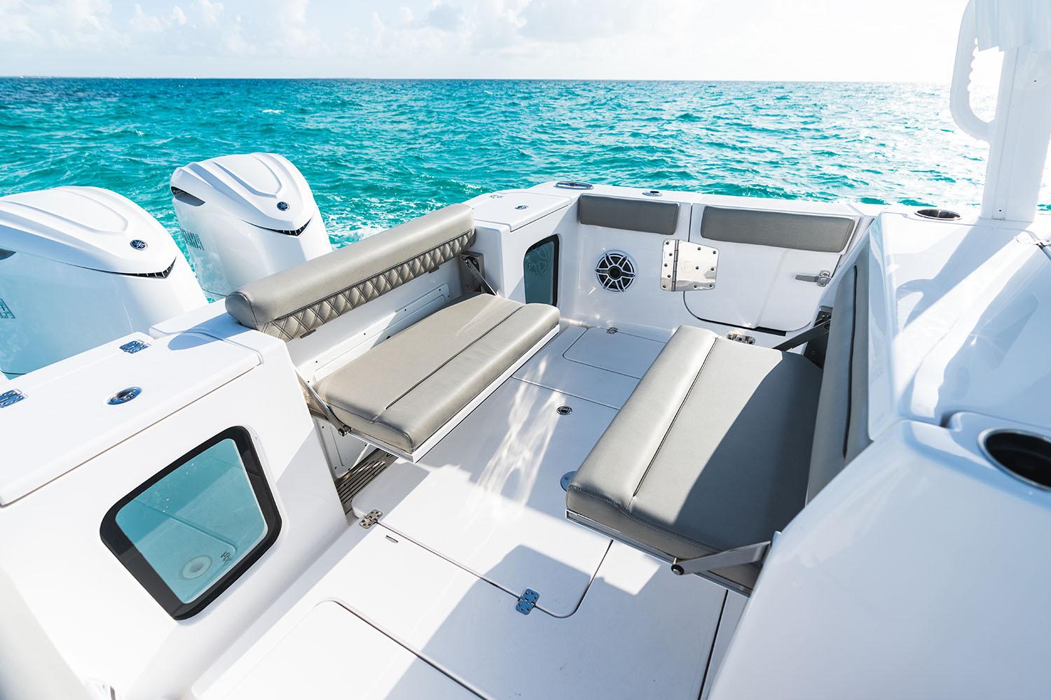 2026 Sportsman Open 302 Center Console-14
