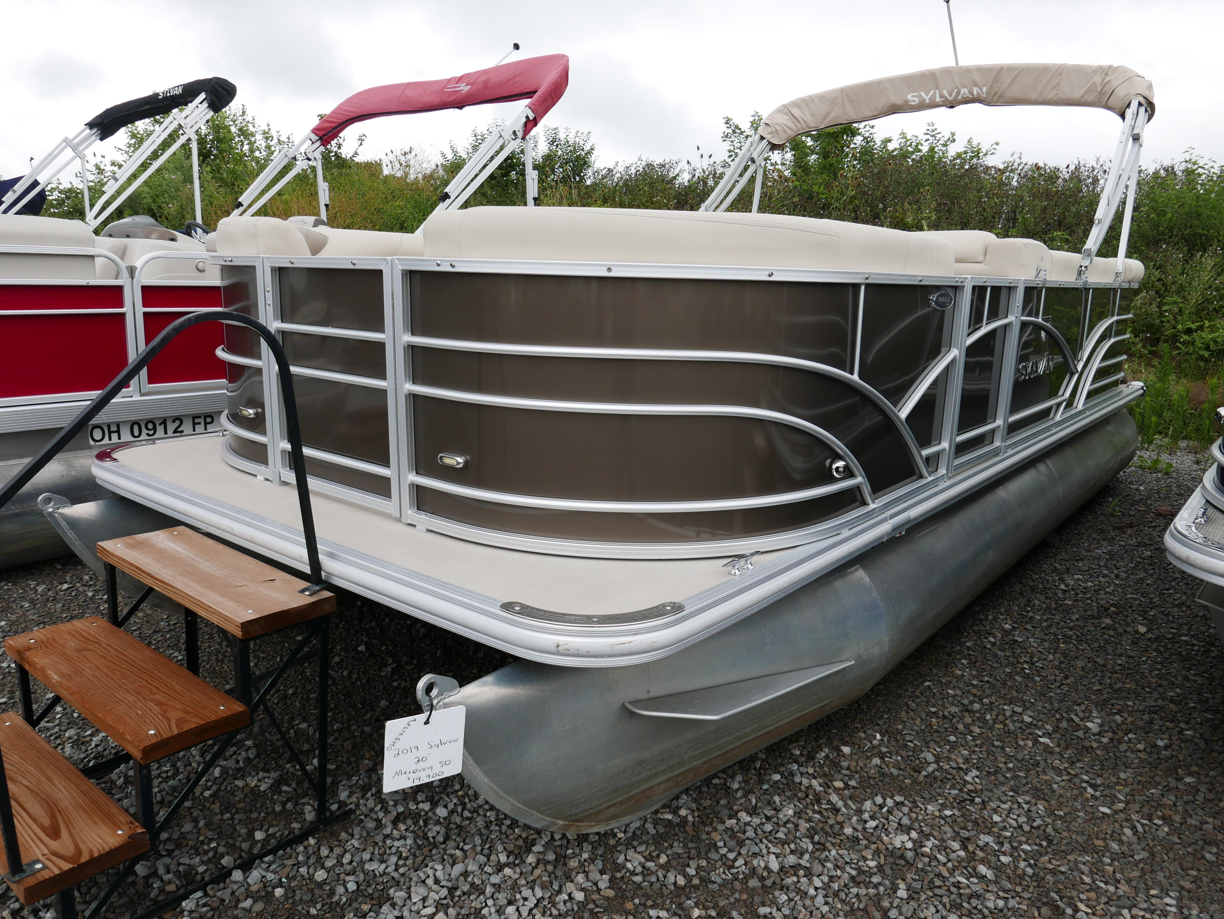 2019 Sylvan Mirage 820 Cruise-3