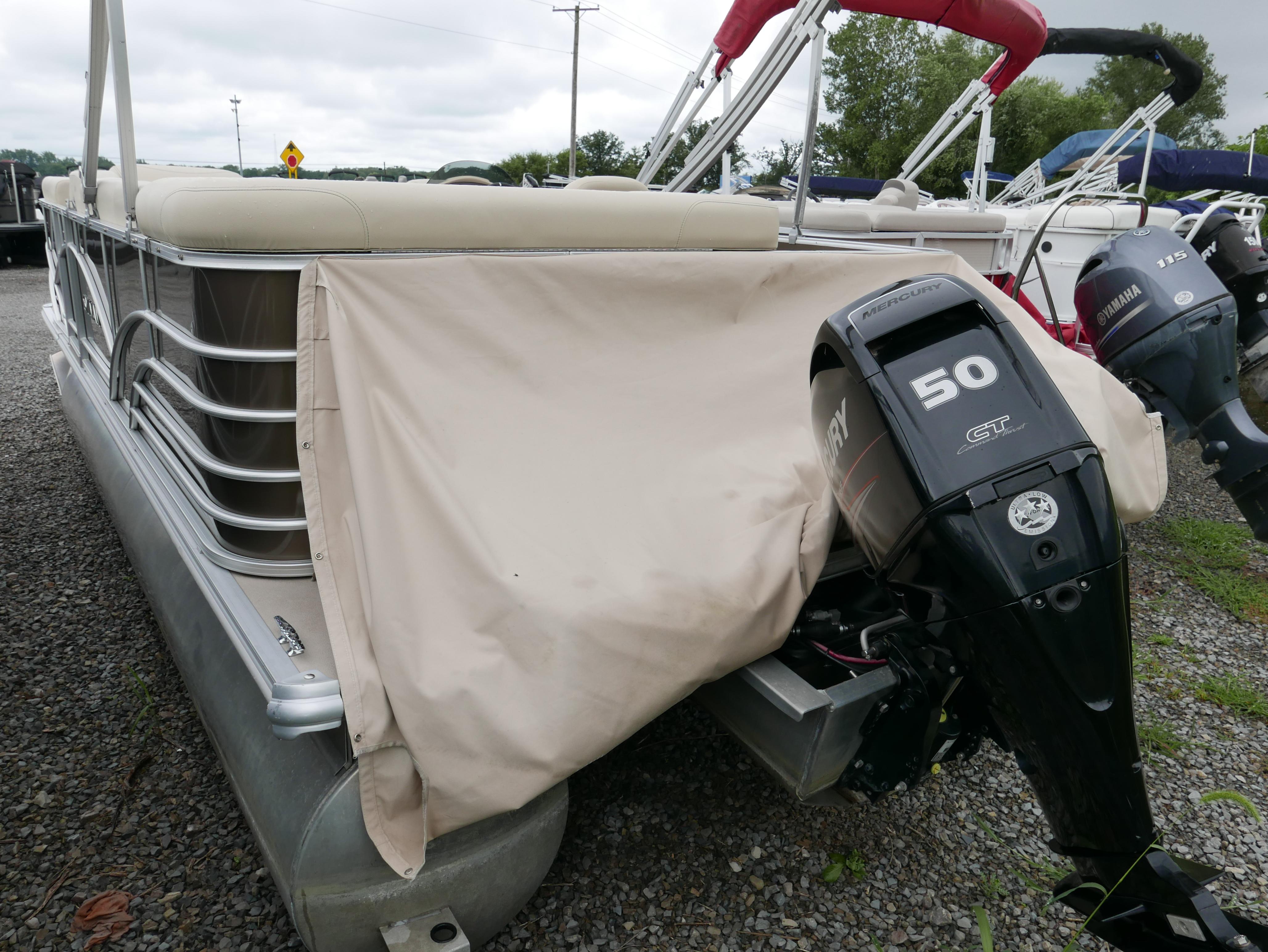 2019 Sylvan Mirage 820 Cruise-4