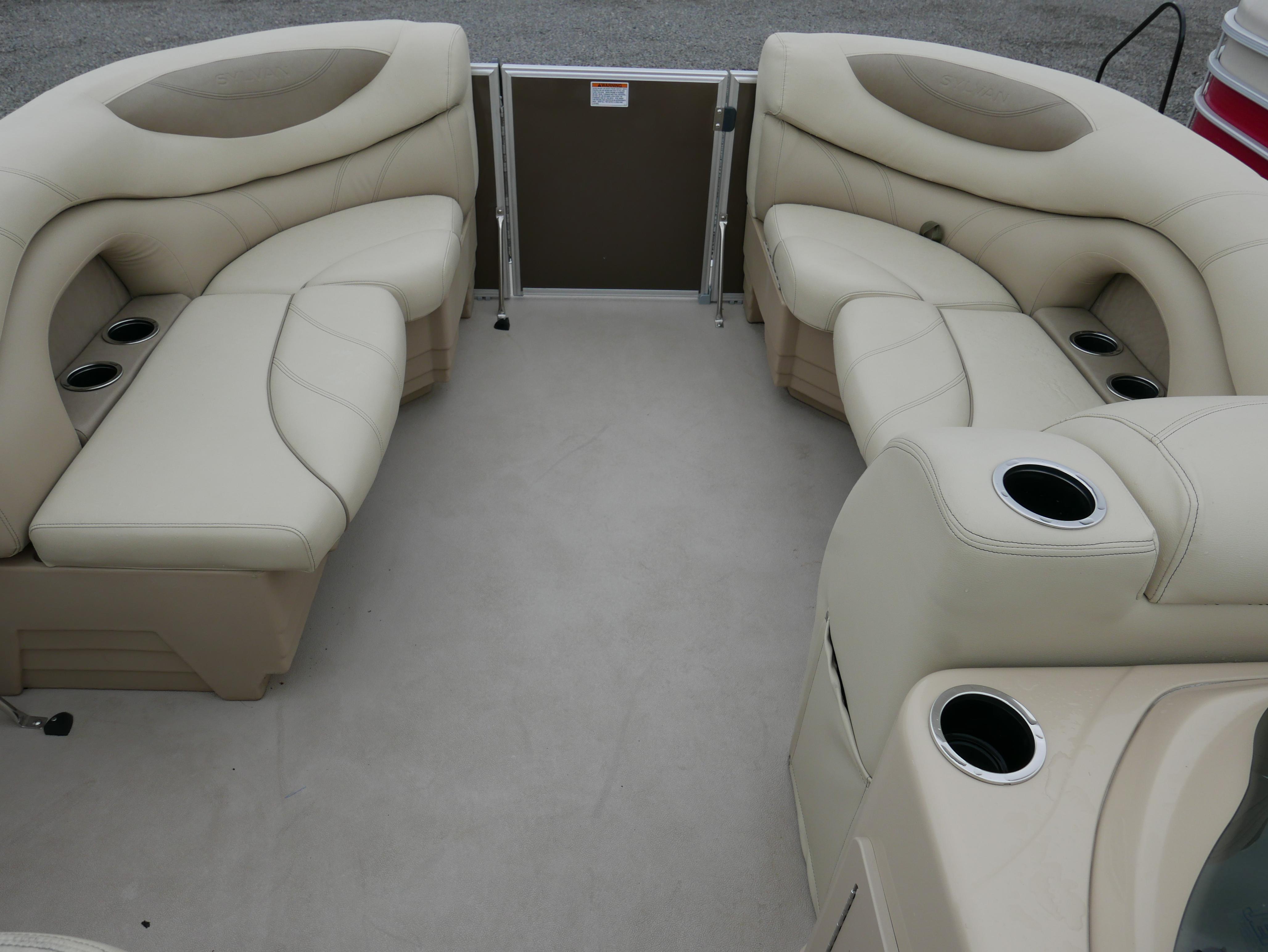 2019 Sylvan Mirage 820 Cruise-10