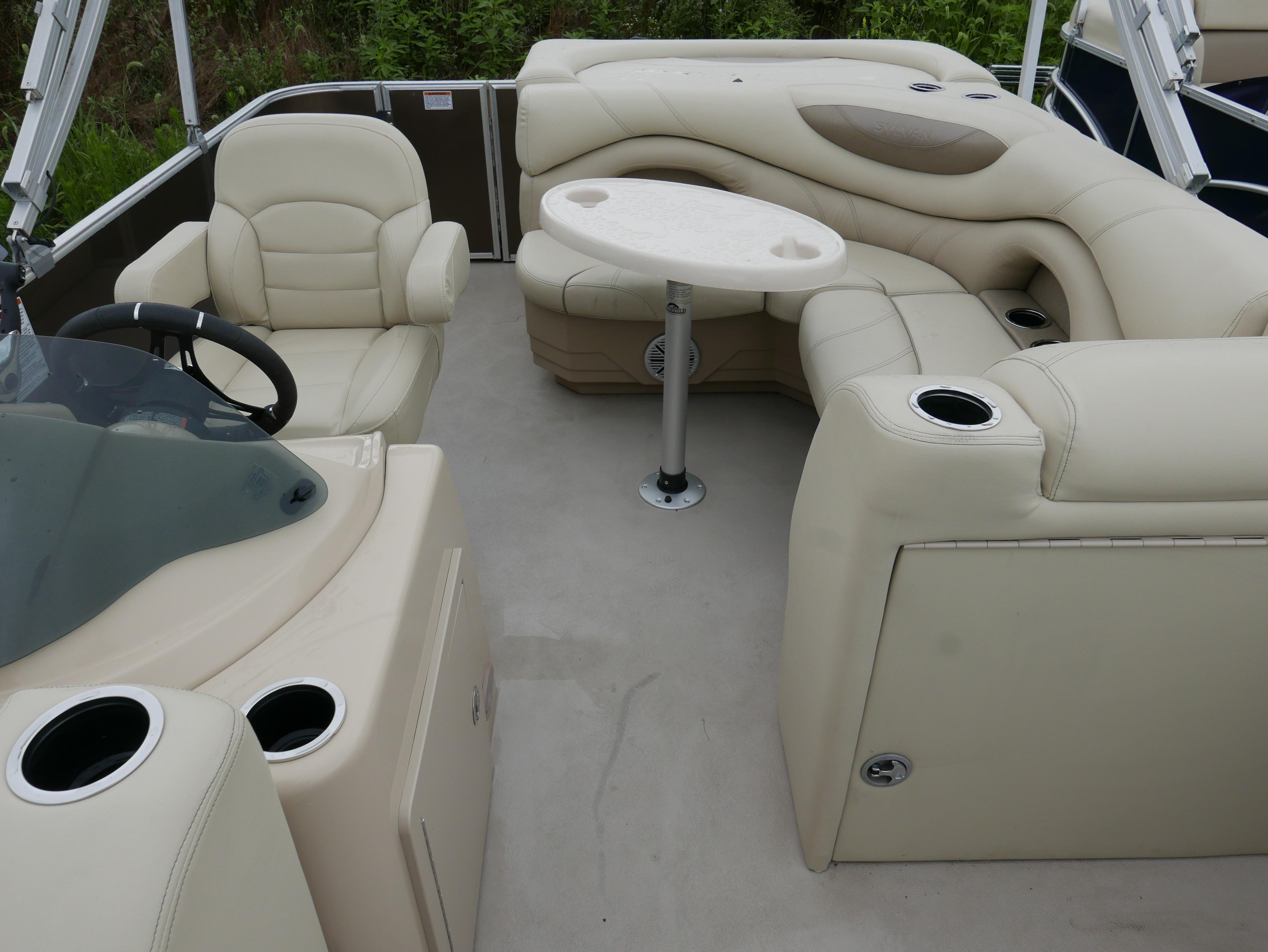 2019 Sylvan Mirage 820 Cruise-13