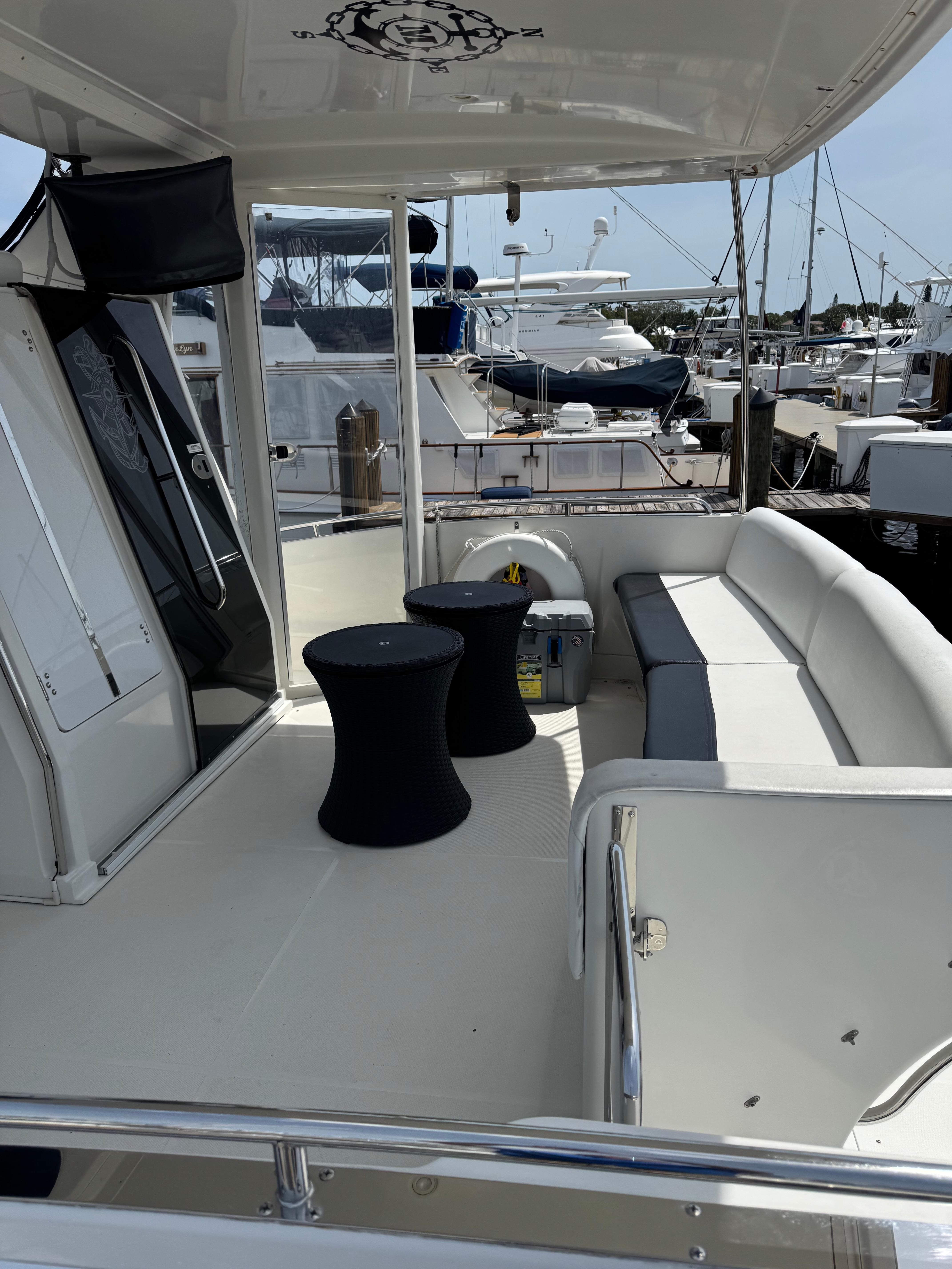 2005-carver-41-cockpit-motor-yacht-power-9822517-980477816-0-310520251213-12