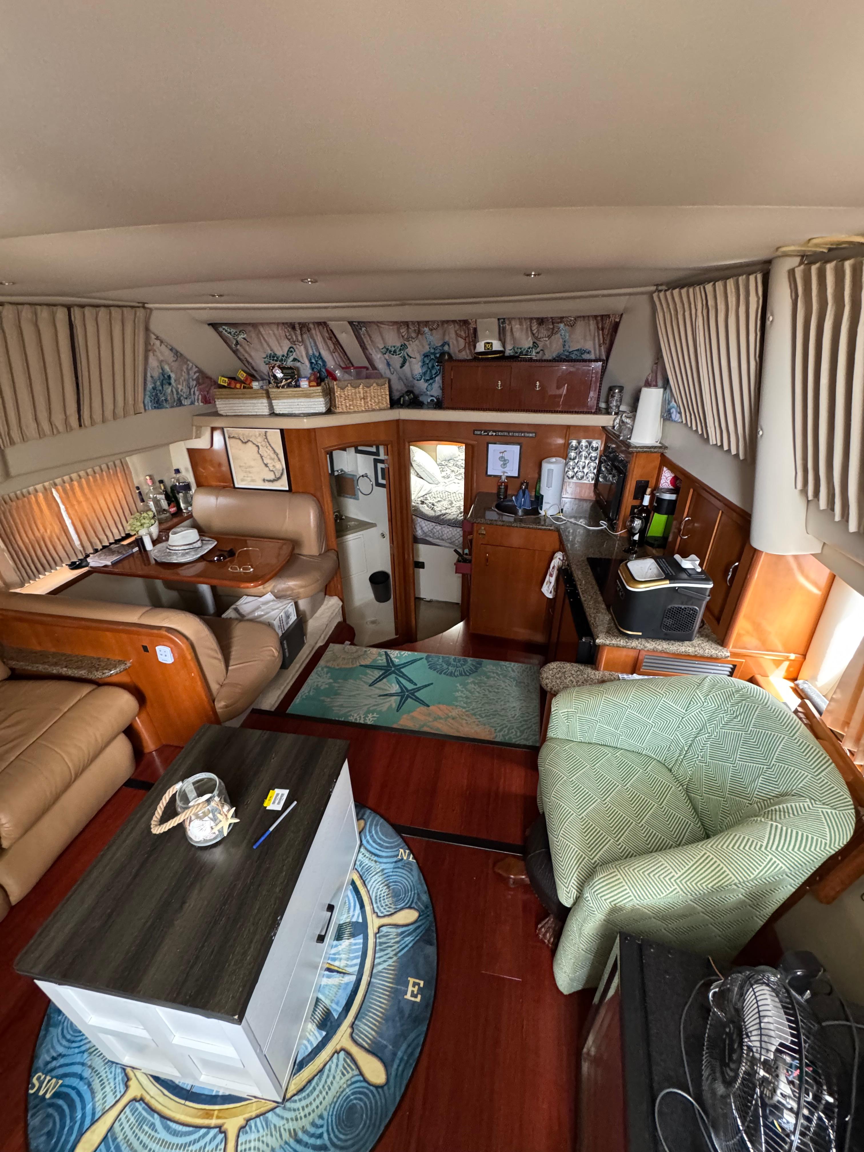 2005-carver-41-cockpit-motor-yacht-power-9822517-980477824-0-310520251214-19