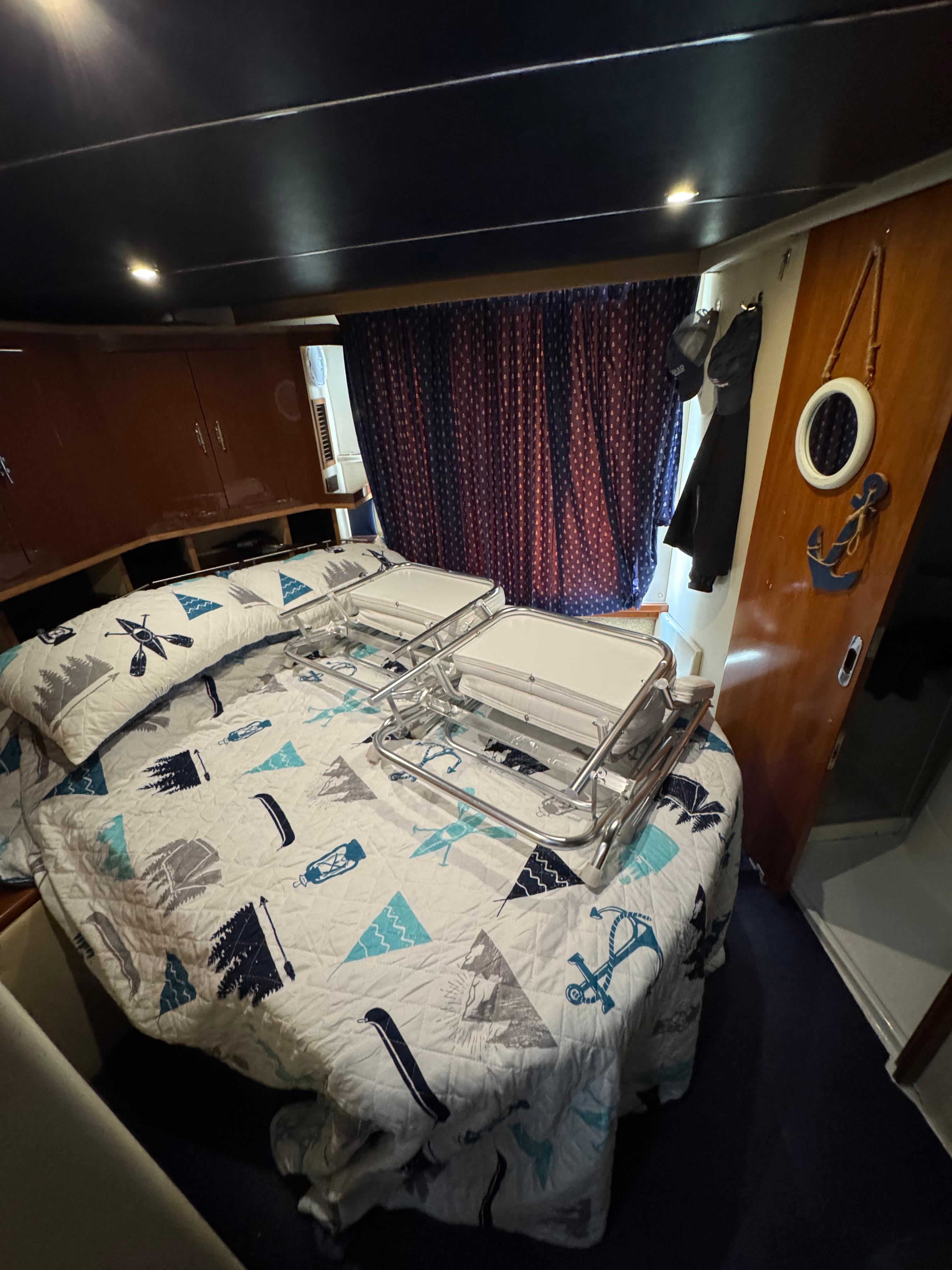 2005-carver-41-cockpit-motor-yacht-power-9822517-980477832-0-310520251214-27