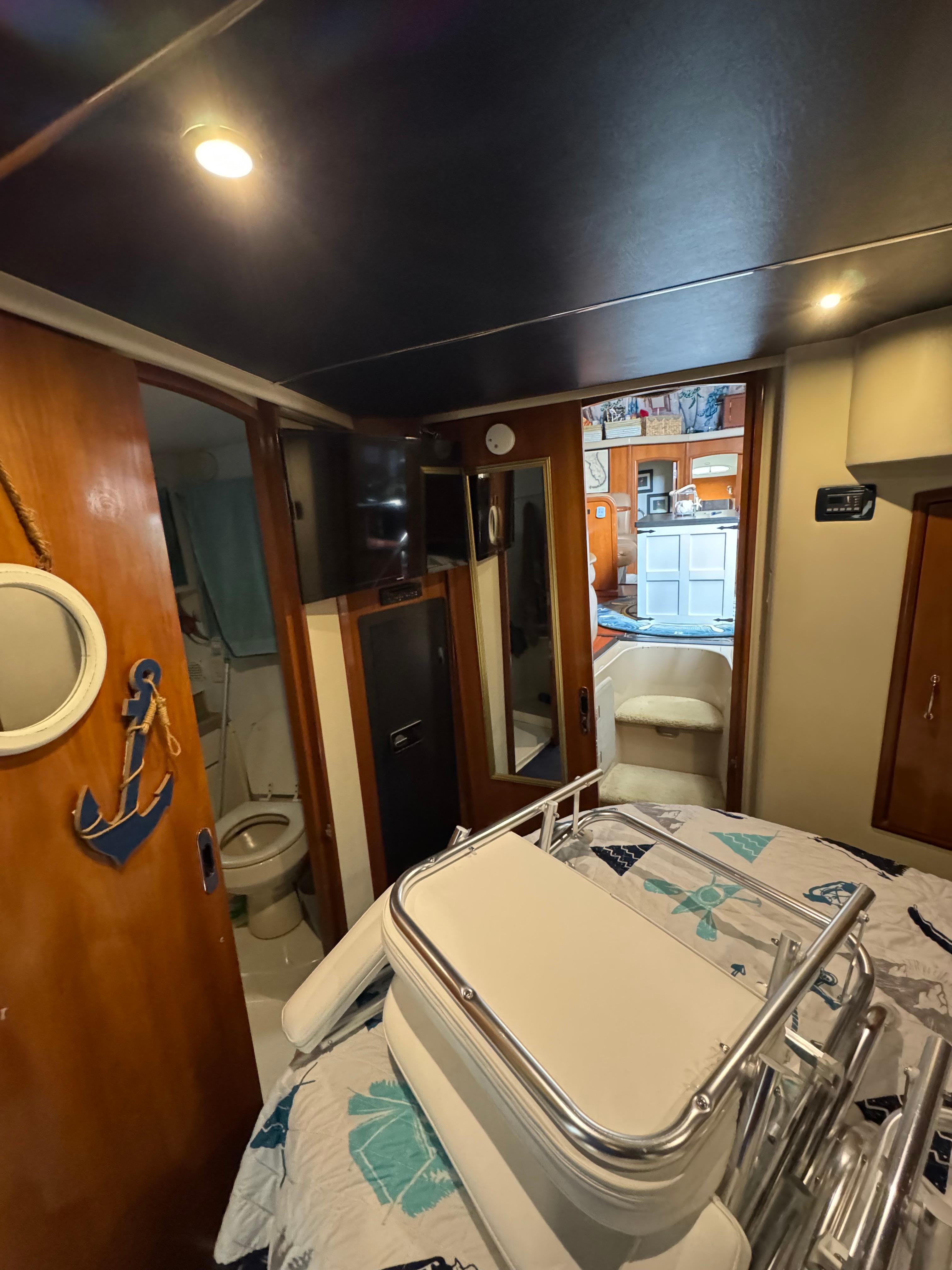 2005-carver-41-cockpit-motor-yacht-power-9822517-980477833-0-310520251214-28