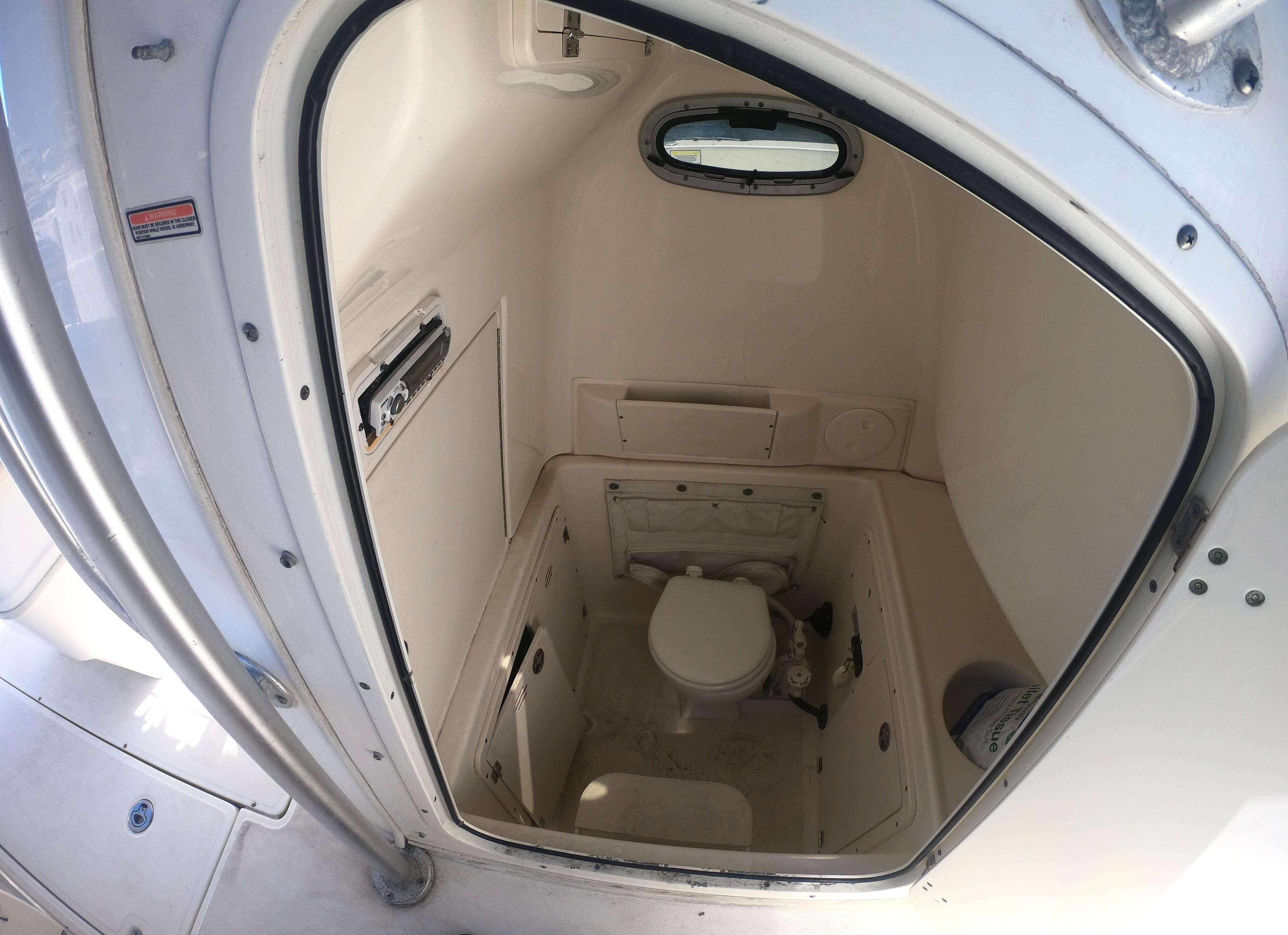 2006-boston-whaler-270-outrage-power-9752521-20250509112939695-1_XLARGE