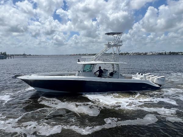 Photo of 2015 HCB 42'