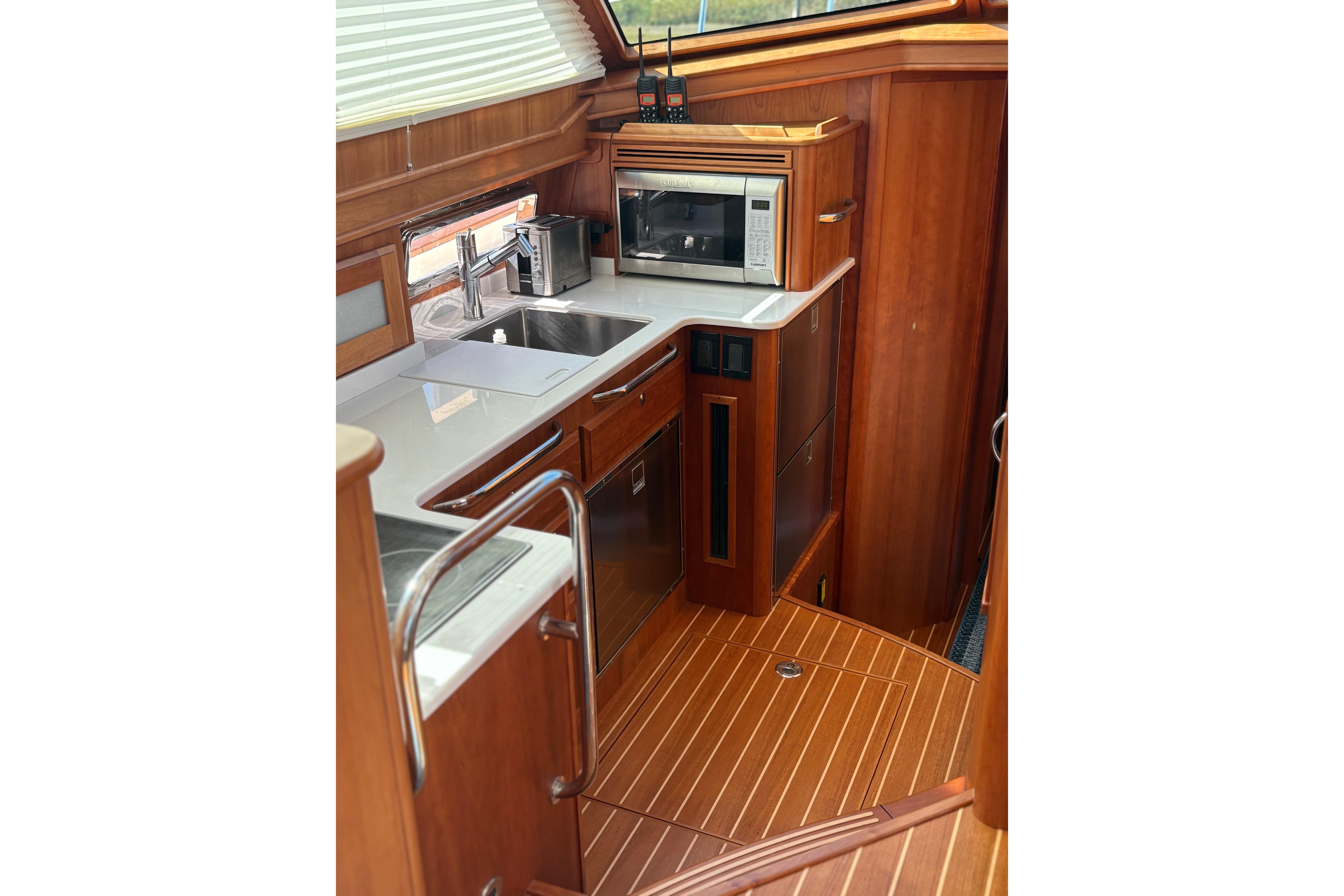 2023 Sabre 45 Salon Express-28