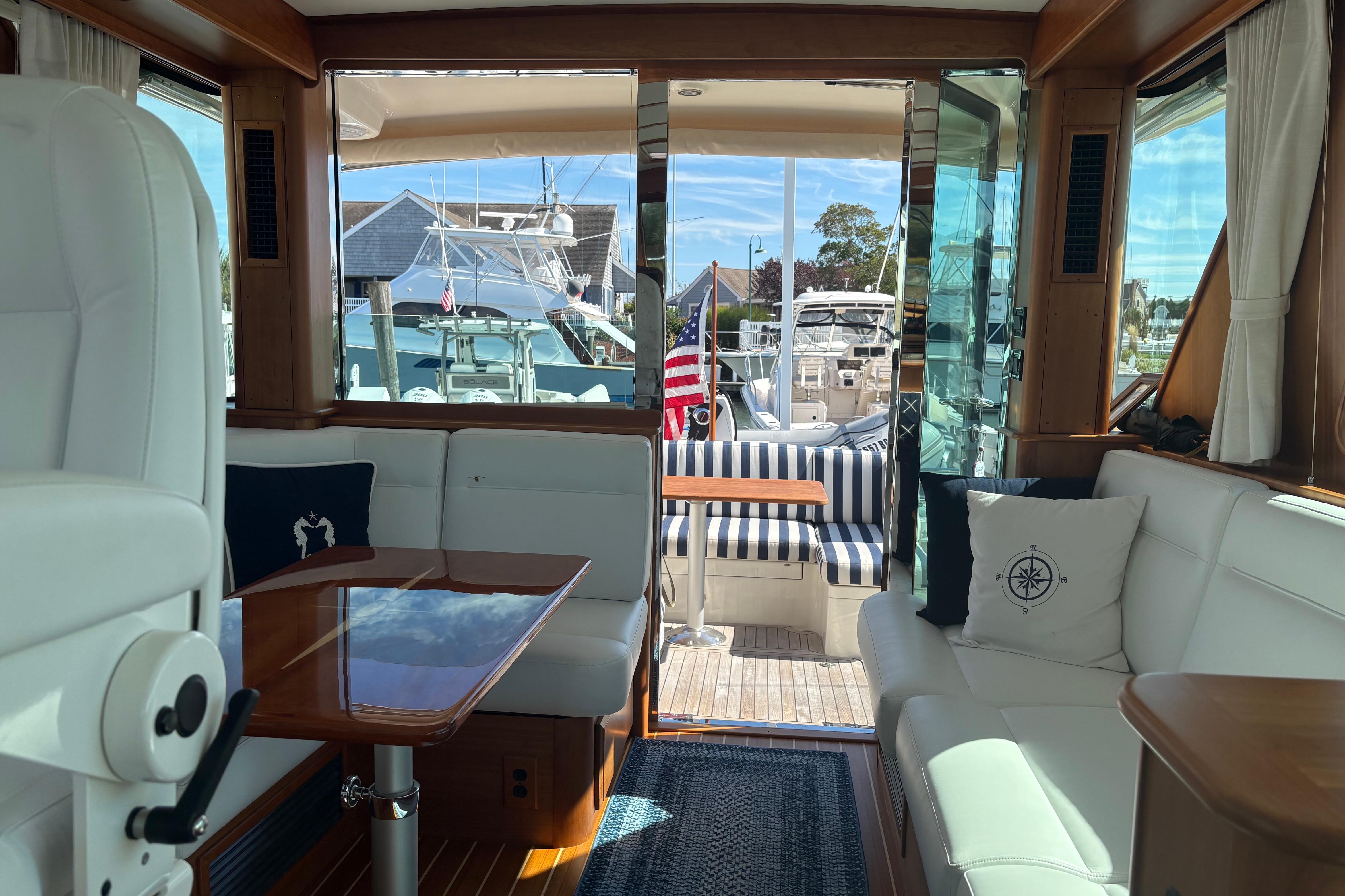 2023 Sabre 45 Salon Express-5