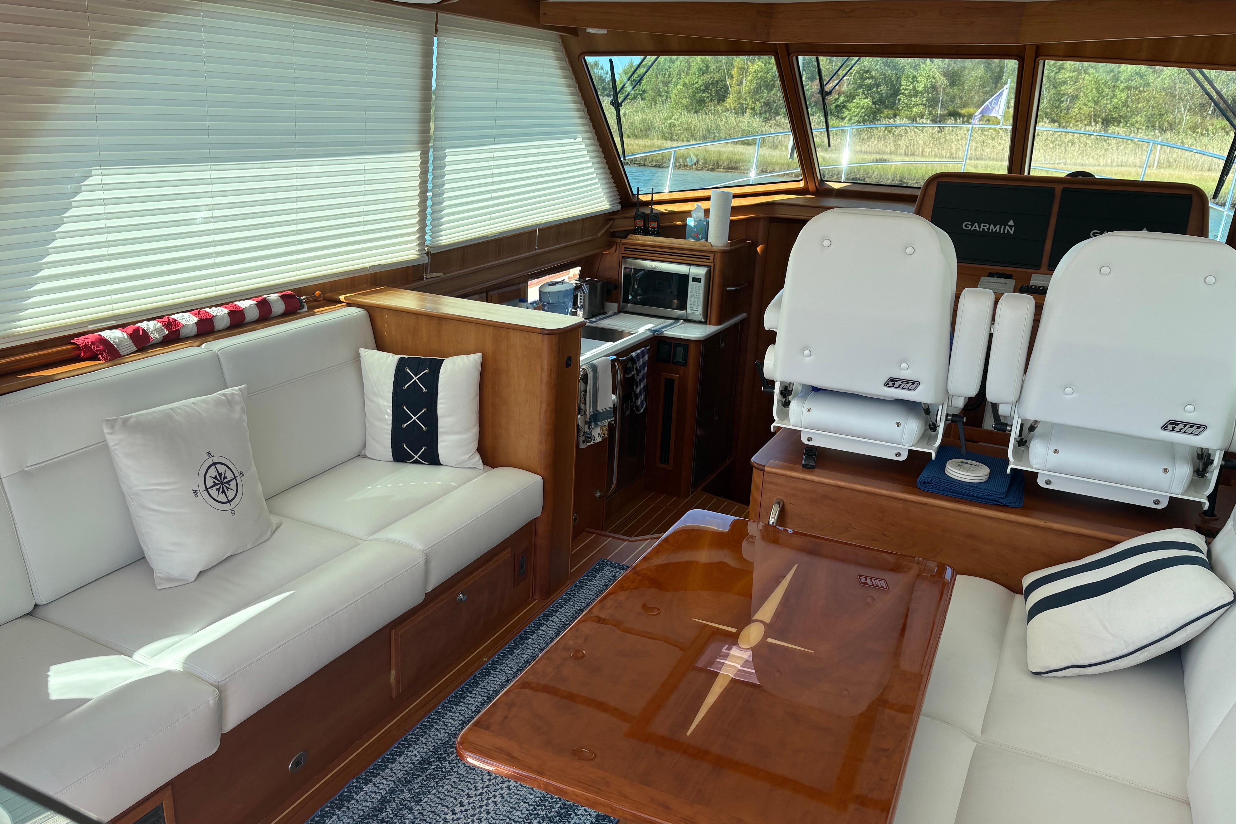 2023 Sabre 45 Salon Express-6