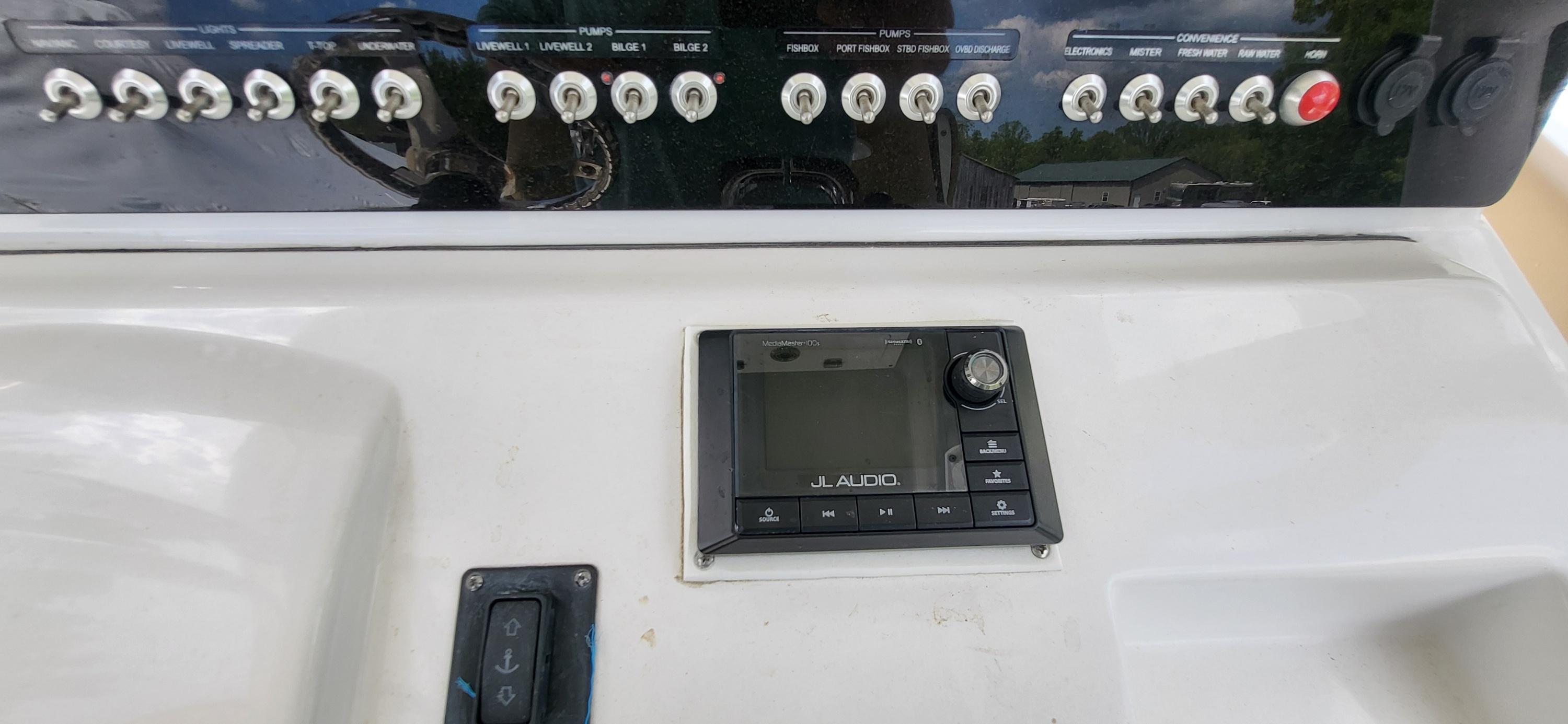 2017-sportsman-open-282-center-console-power-9782529-20250505062240261-1_XLARGE